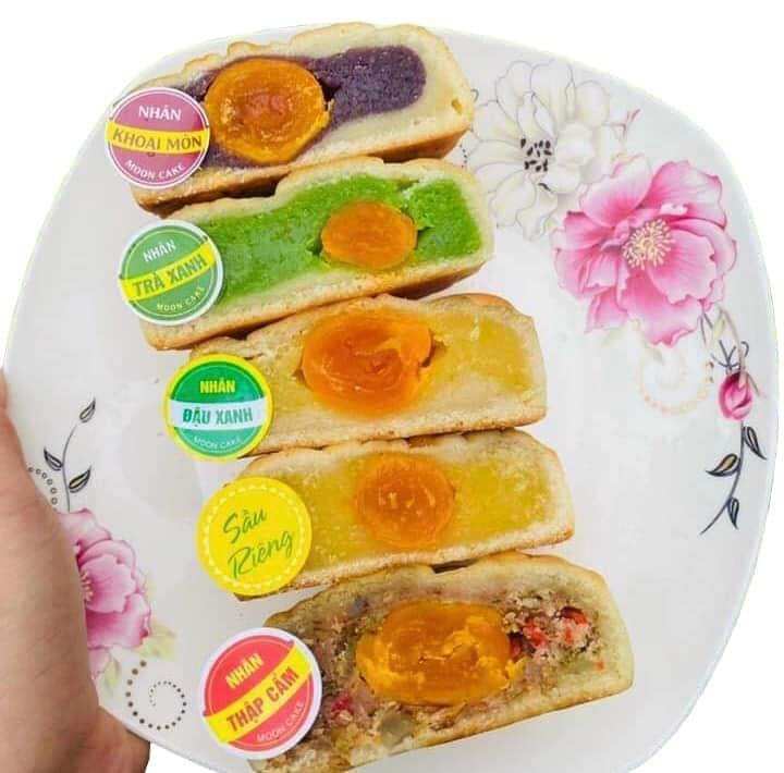 Bánh trung thu nhân trứng muối