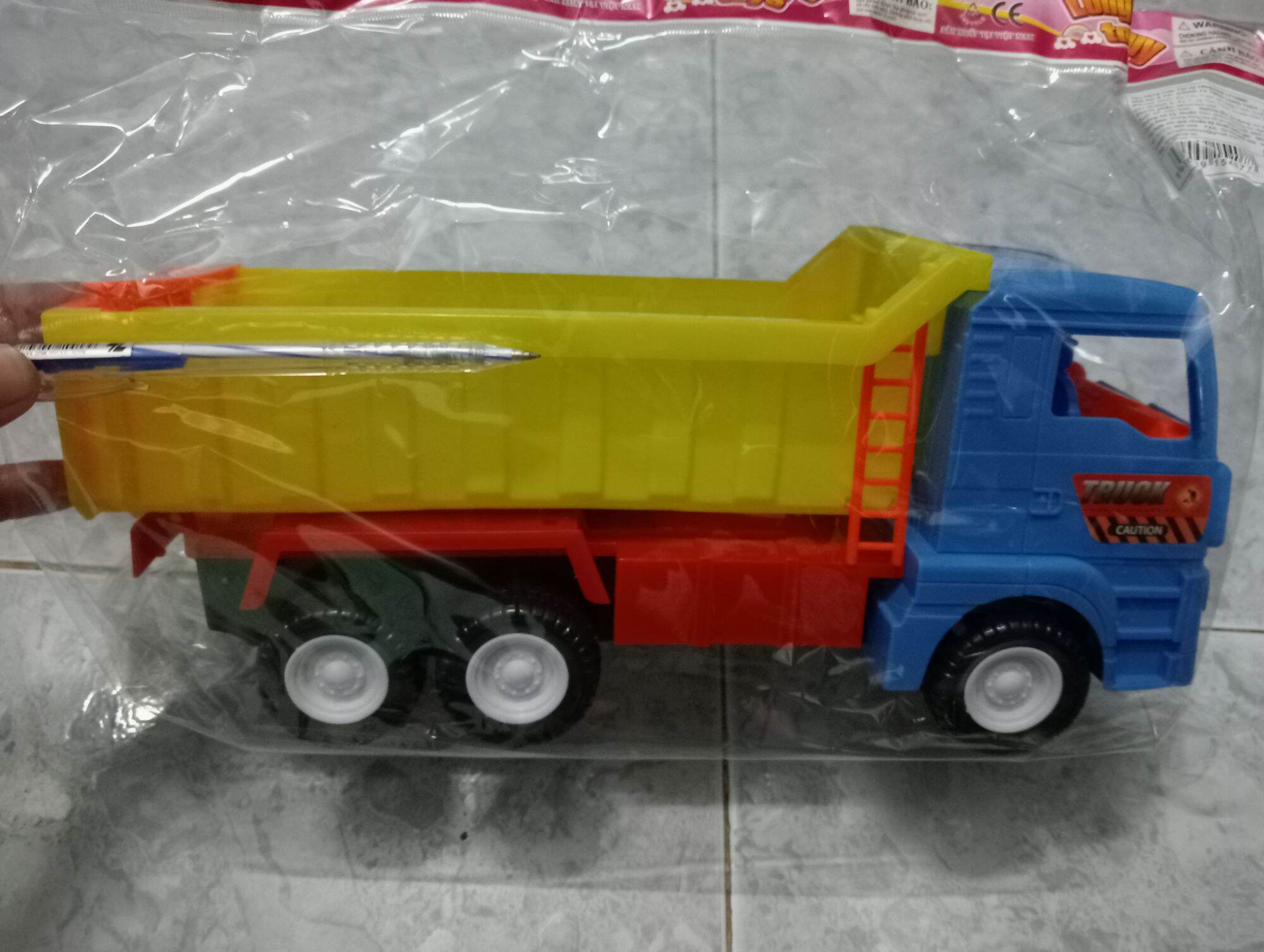 Cargo Truck Toy That Runs and Moves