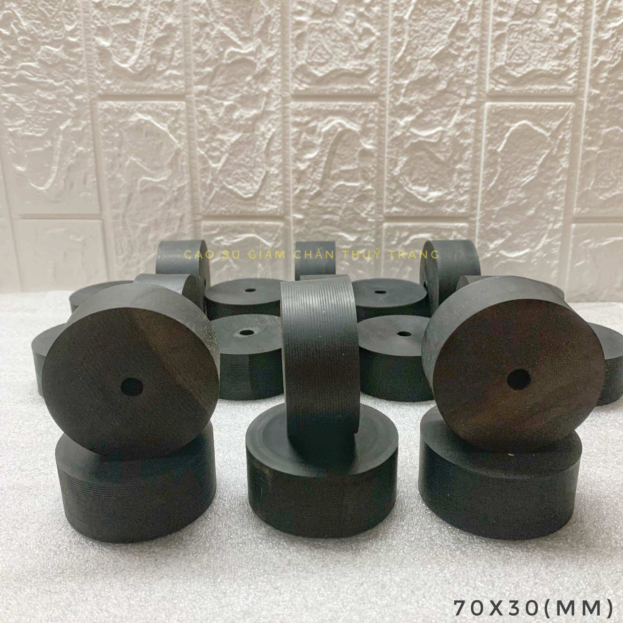 4 cục cao su chống rung phi 70 cao 30 (mm)