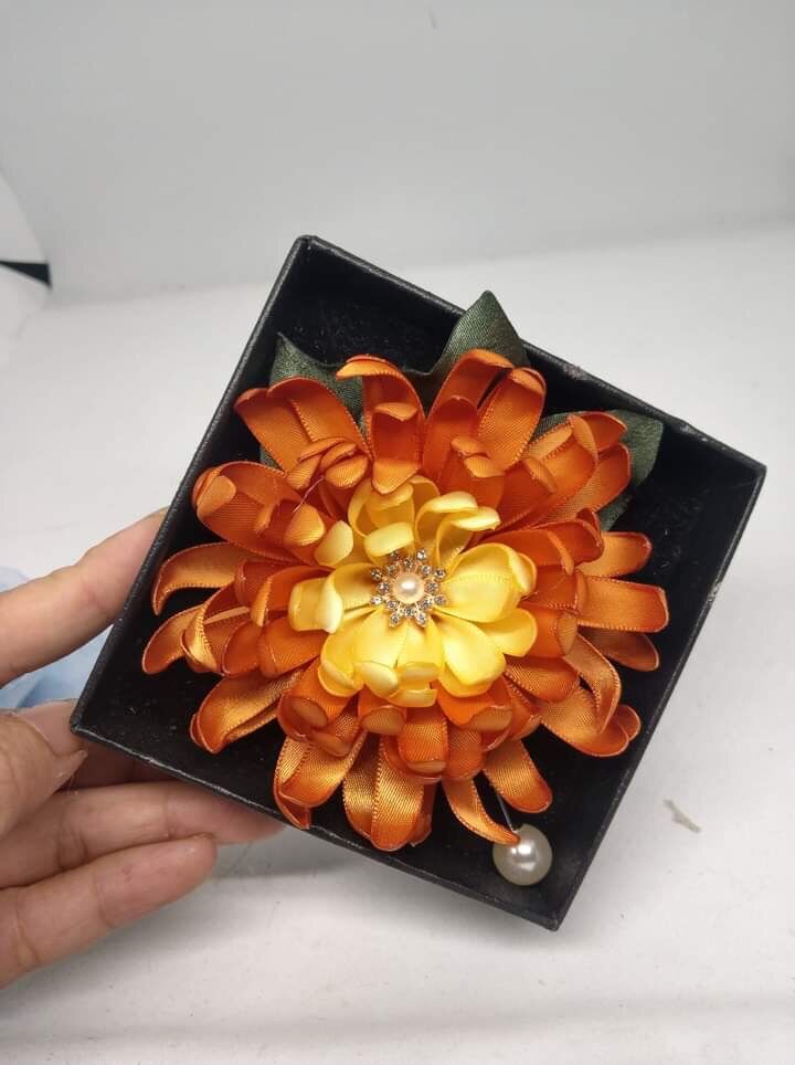 Cài Áo Nhuỵ Đá Handmade