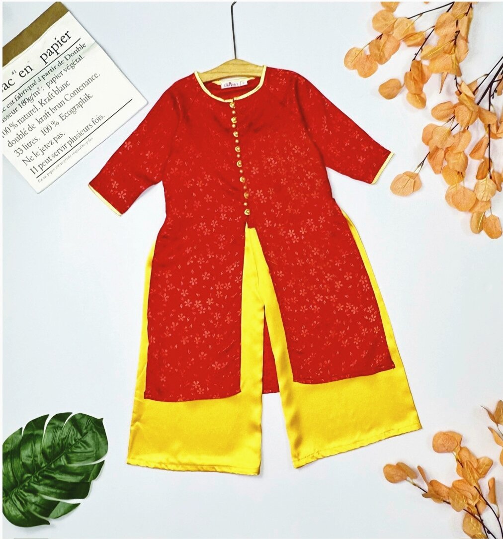 Áo dài cách tân mẹ và bé