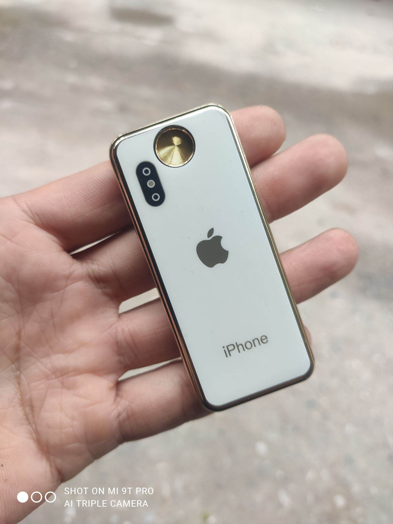 Bật lửa sạc Điện Kim loại_Hộp quẹt kiểu dáng Điện Thoại Iphone