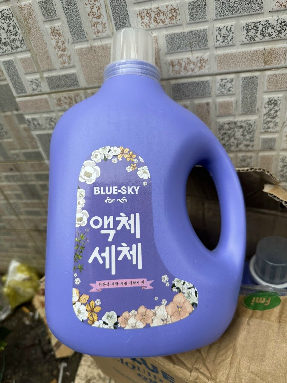 Nước giặt blue can 2l