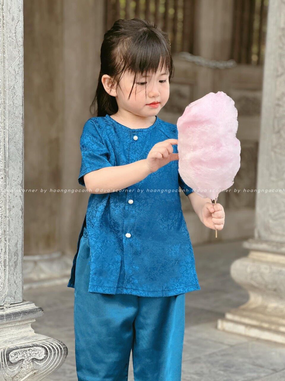 Bộ quần áo bà ba gấm kèm khăn lụa satin cho bé gái