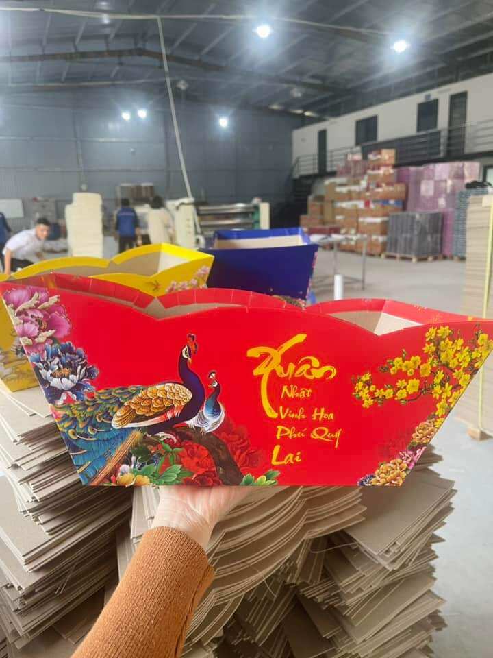 Khay thuyền đựng giỏ quà tết