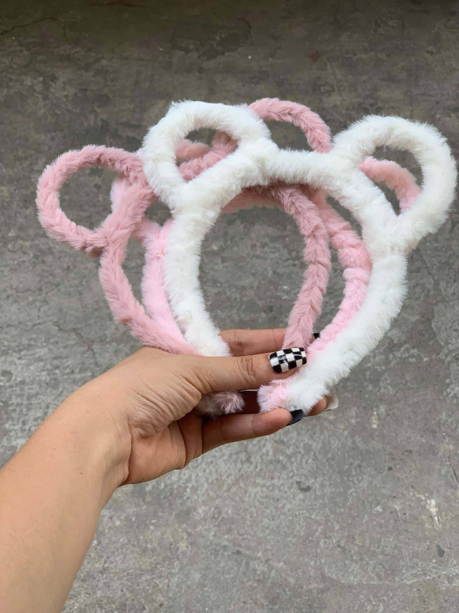 Cài tóc tai thỏ bé gái