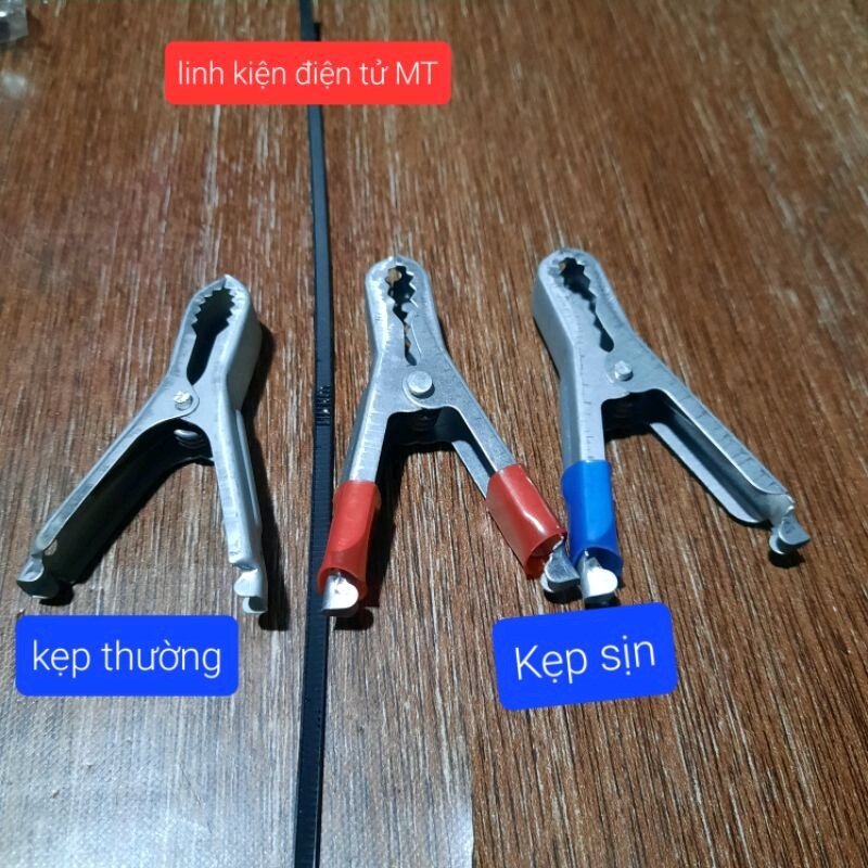 1 cặp kẹp bình (2 cái). Loại sịn