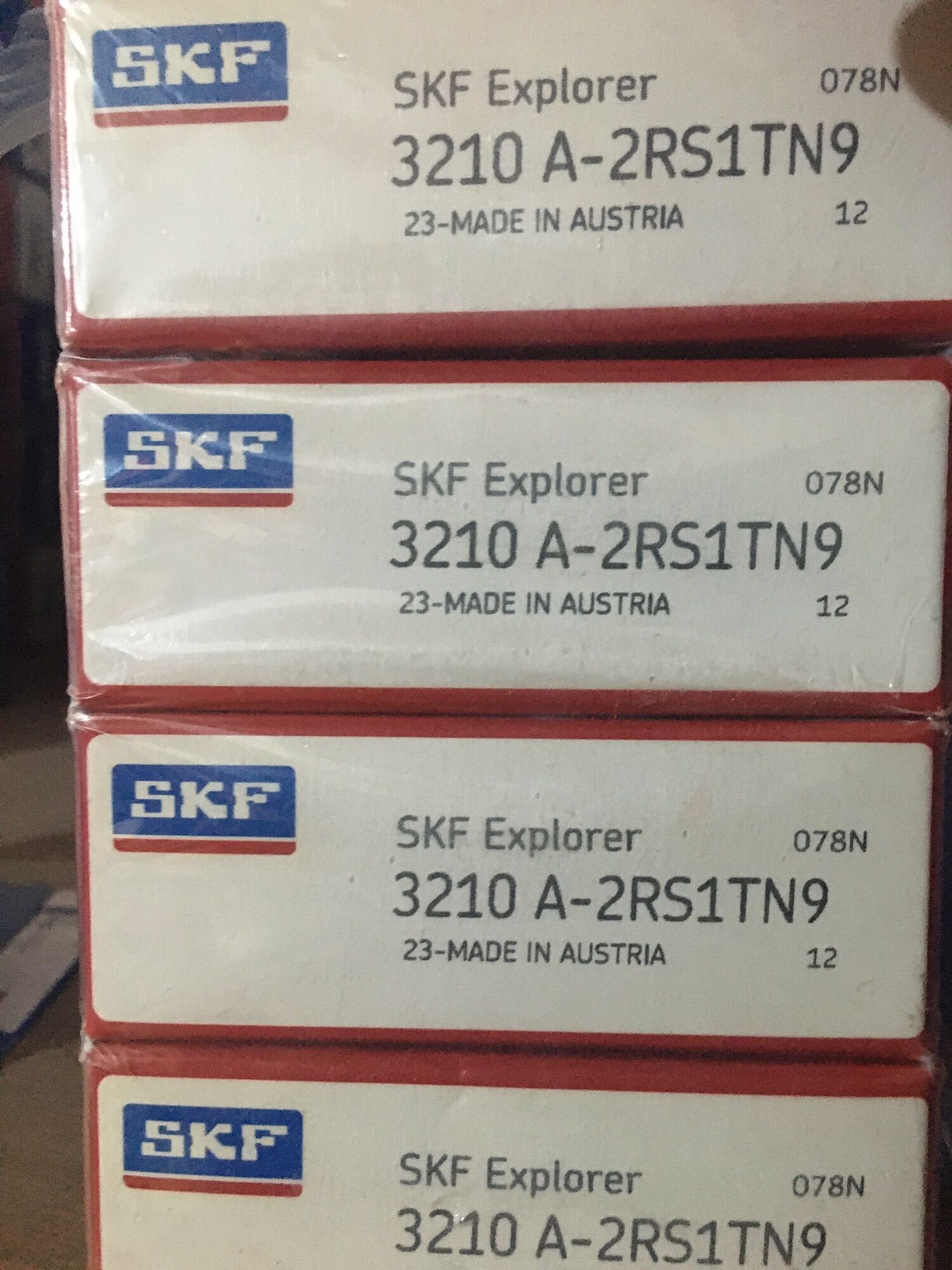 Vòng bi bạc đạn Skf  3210A