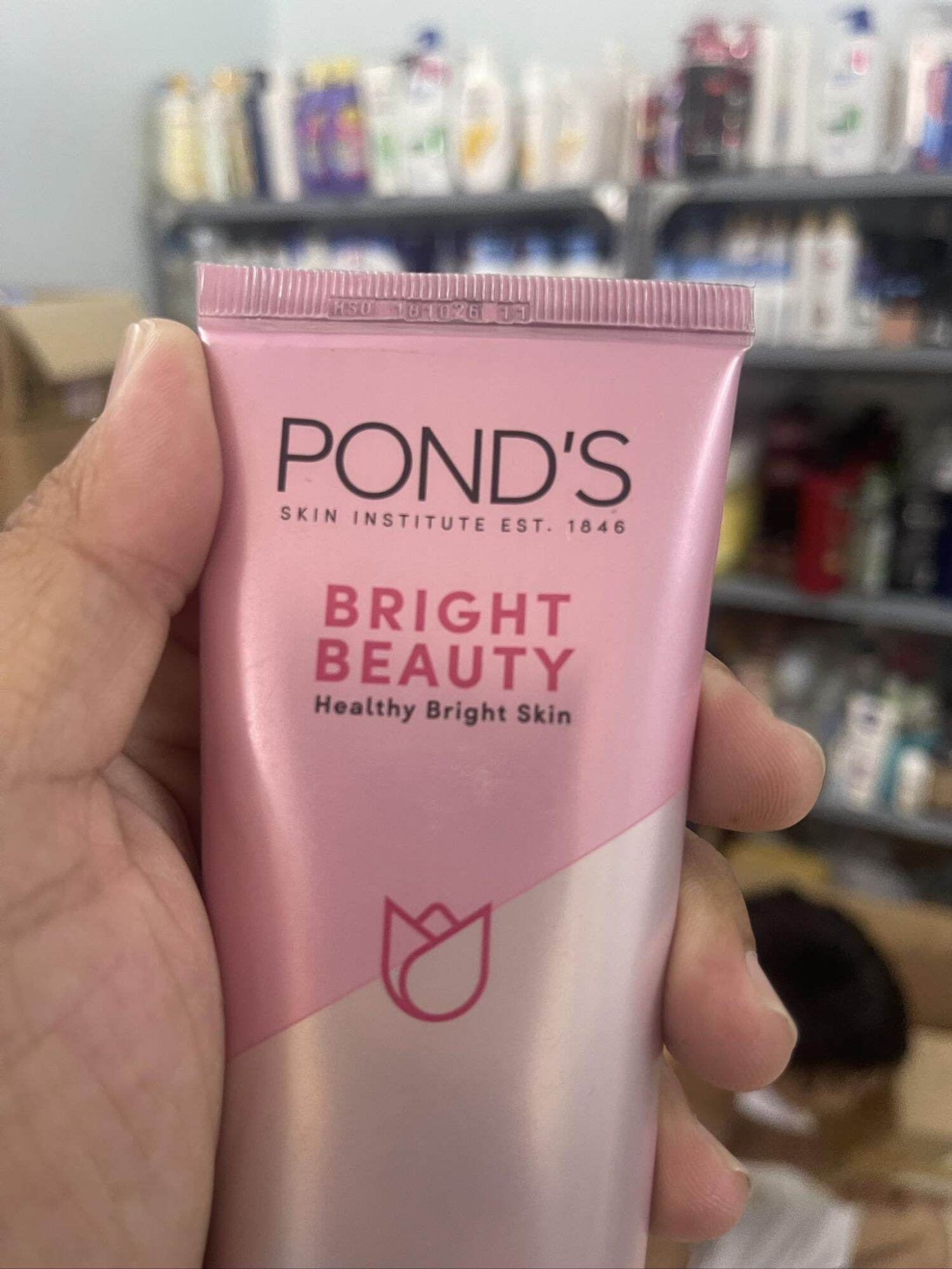 sữa rửa mặt pond's sáng mịn 100g