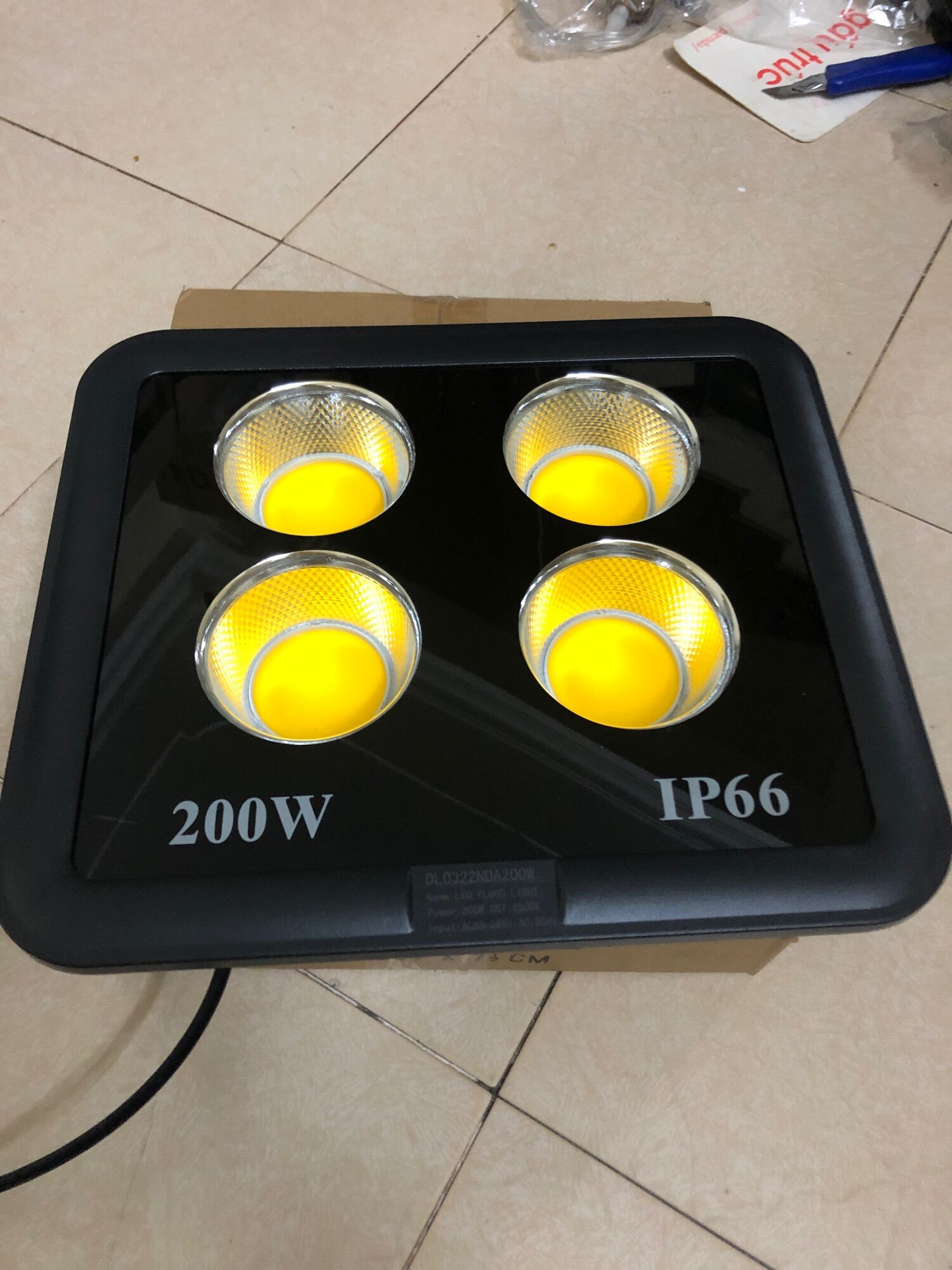 Đèn pha LED chiếu sâu (Pha cốc) 200W Đèn Pha Led 200W - ĐÈN PHA CỐC/LY 200W IP66 Chip Led COB