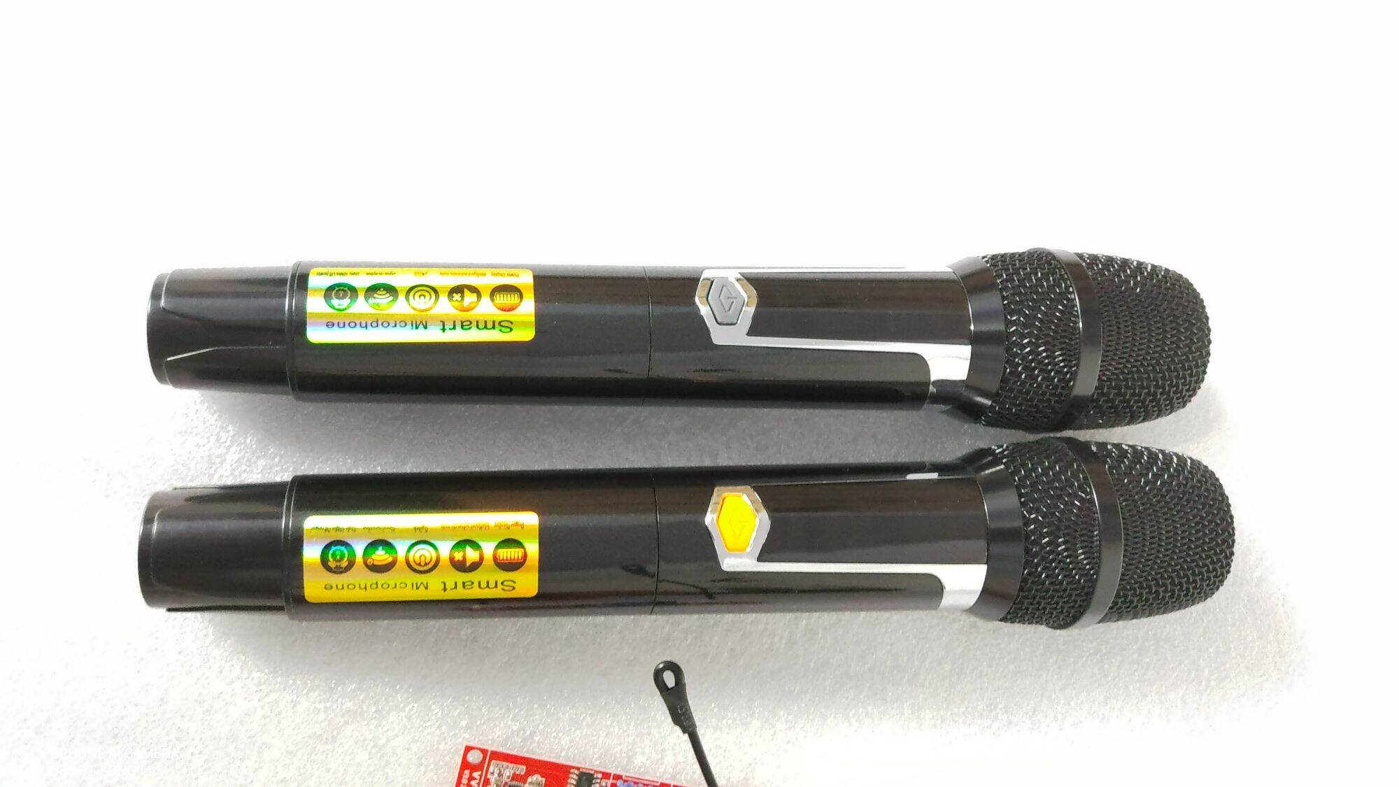 Micro  không  dây  loa kéo  UHF