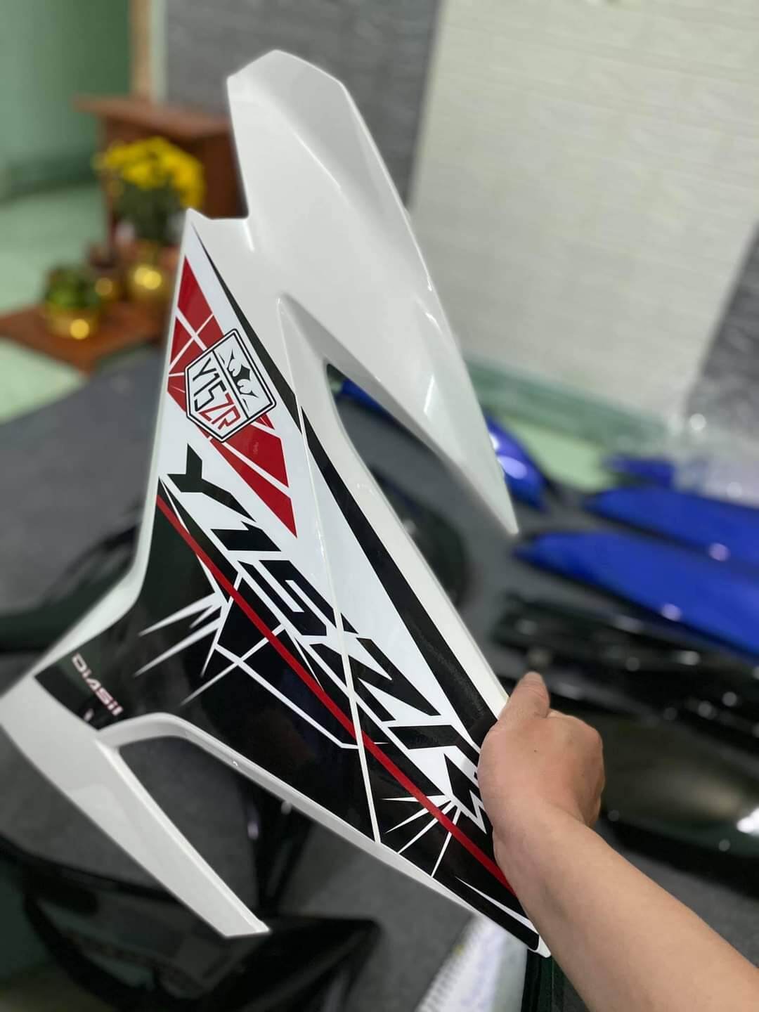 tem rời exciter 150 trắng y15zr, tặng kèm set logo, decal chất lượng tốt , tem 3 lớp không bay màu