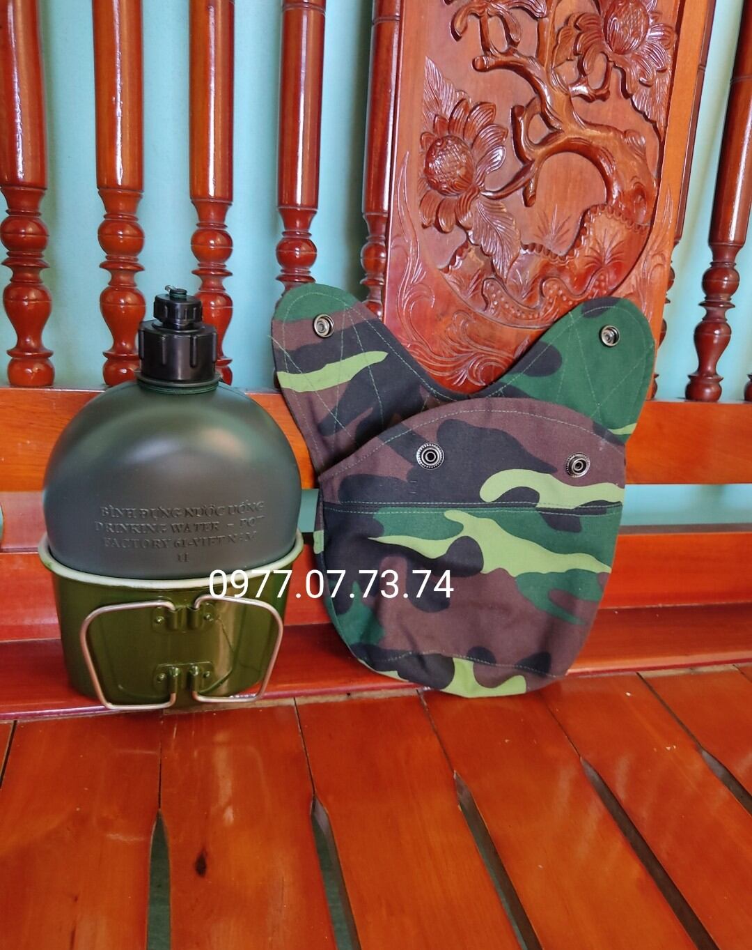 Bình tông 1L có ca nhôm và túi đựng