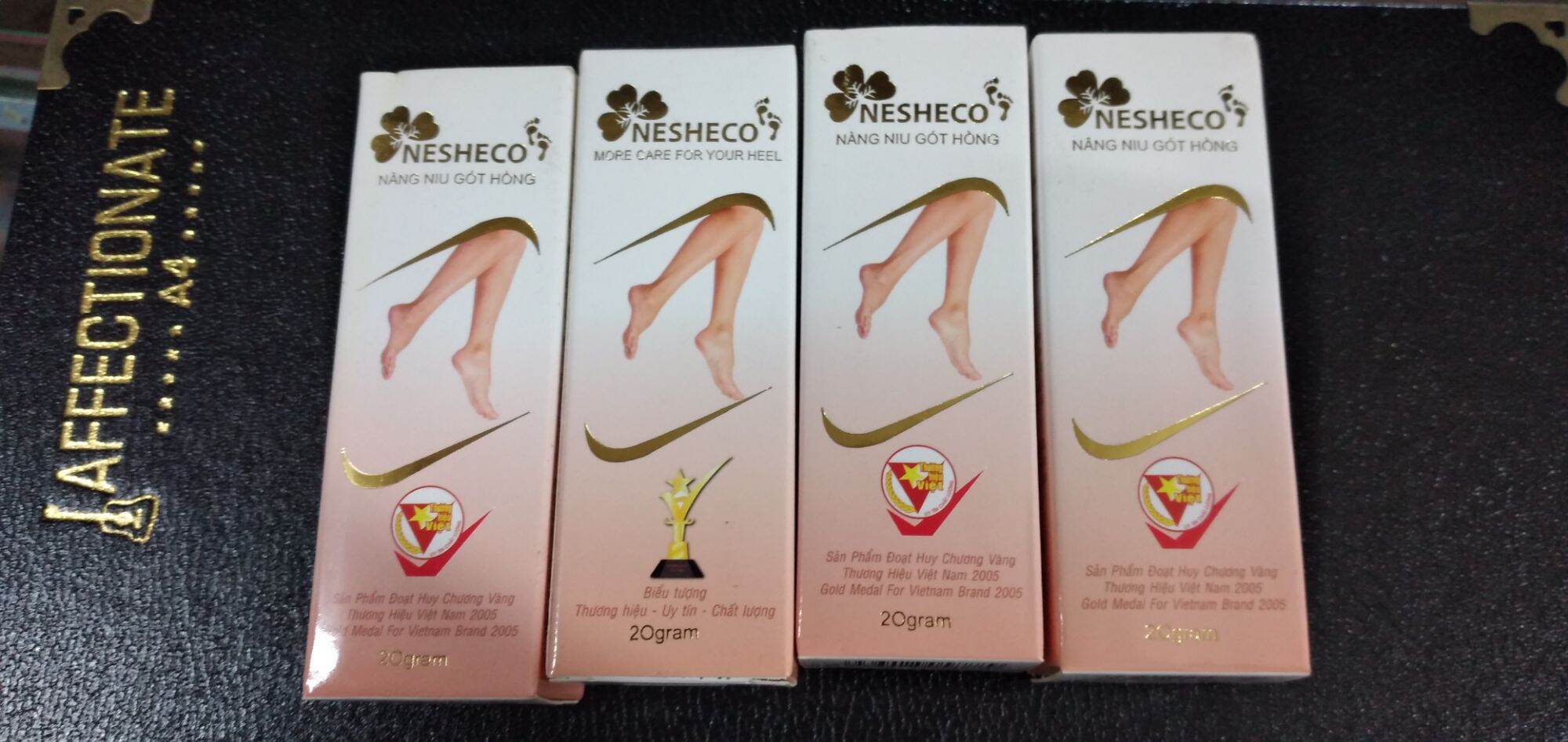 [HCM] KEM NỨT GÓT CHÂN NESHECO