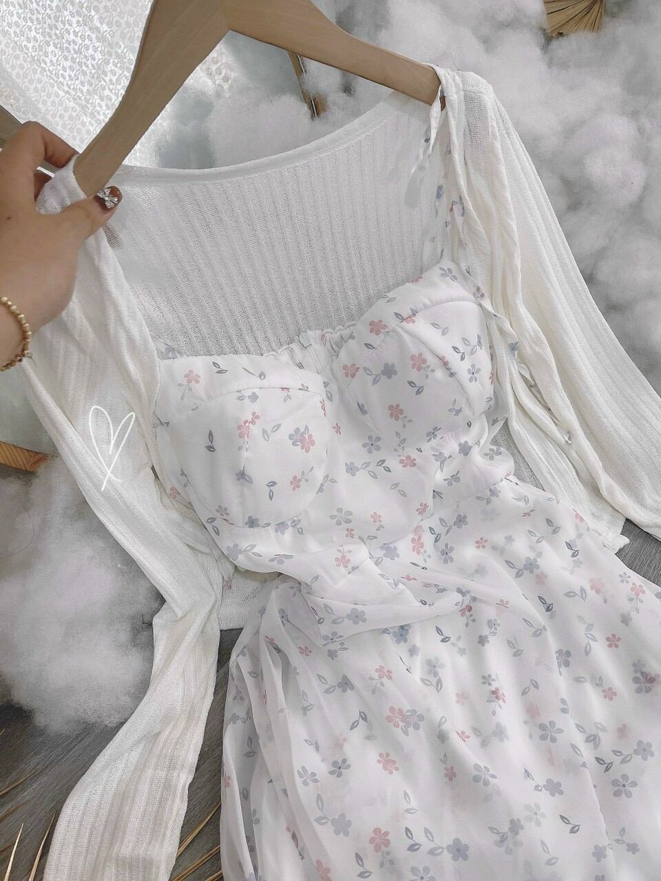 SET ĐẦM 2S HOA PASTEL XẺ TÀ VOI ÁO KHOÁC(CÓ MÚT NGỰC)