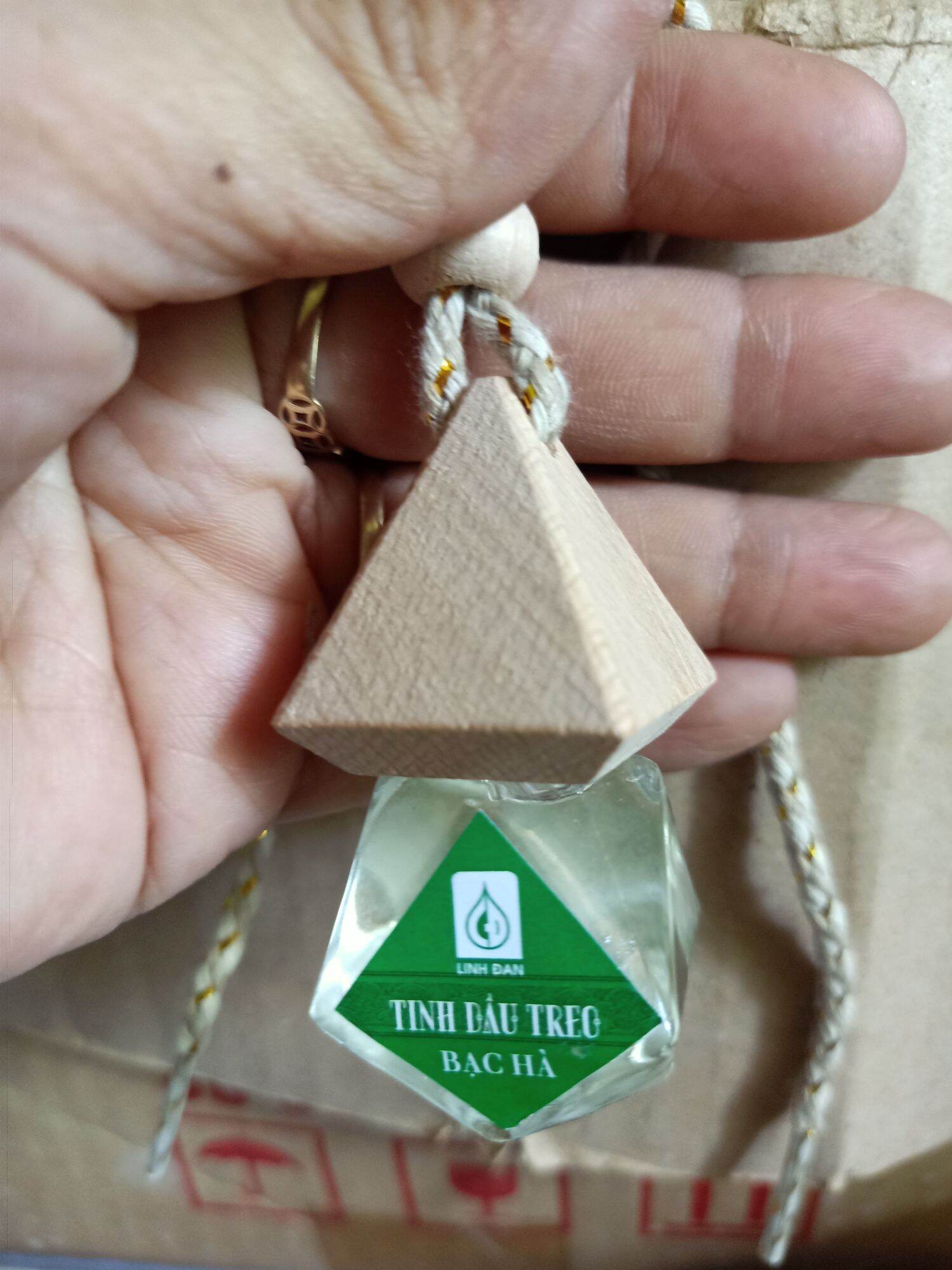 Tinh dầu treo Bạc Hà nguyên chất hiệu 100%Linh Đan