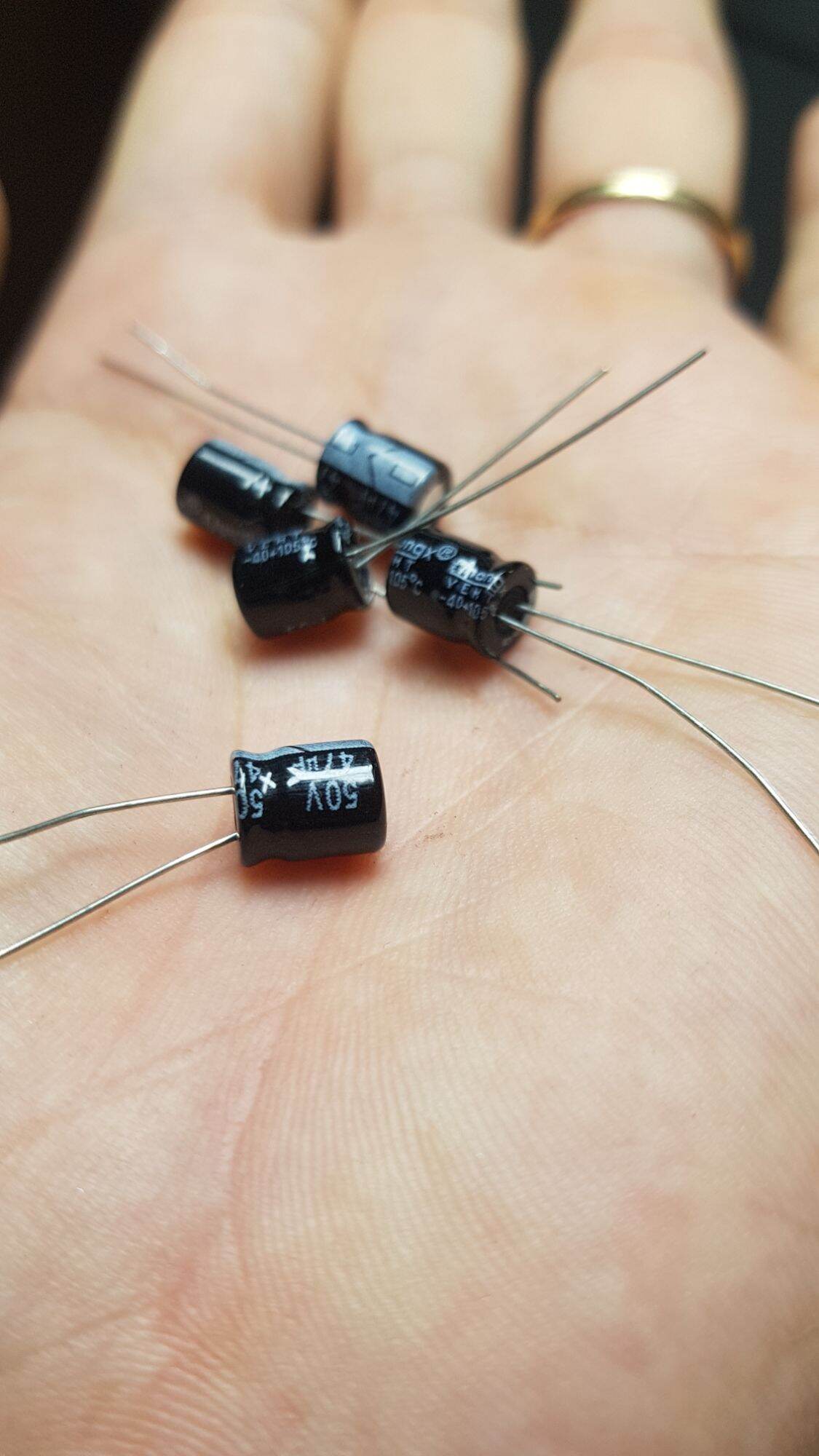 5 con tụ hóa 47uf 50v