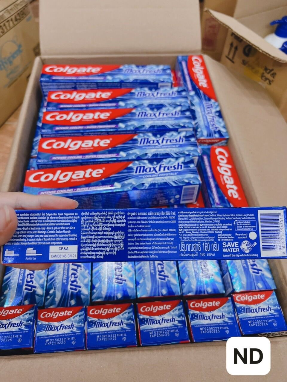 Hộp Kem đánh răng Colgate Maxfresh Mint Blast thái lan 160g