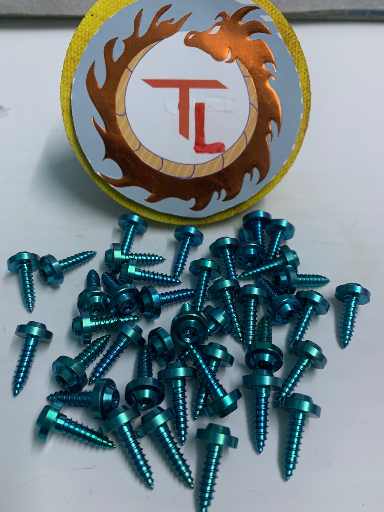 Ốc vít xoắn 5 ly titan Gr5