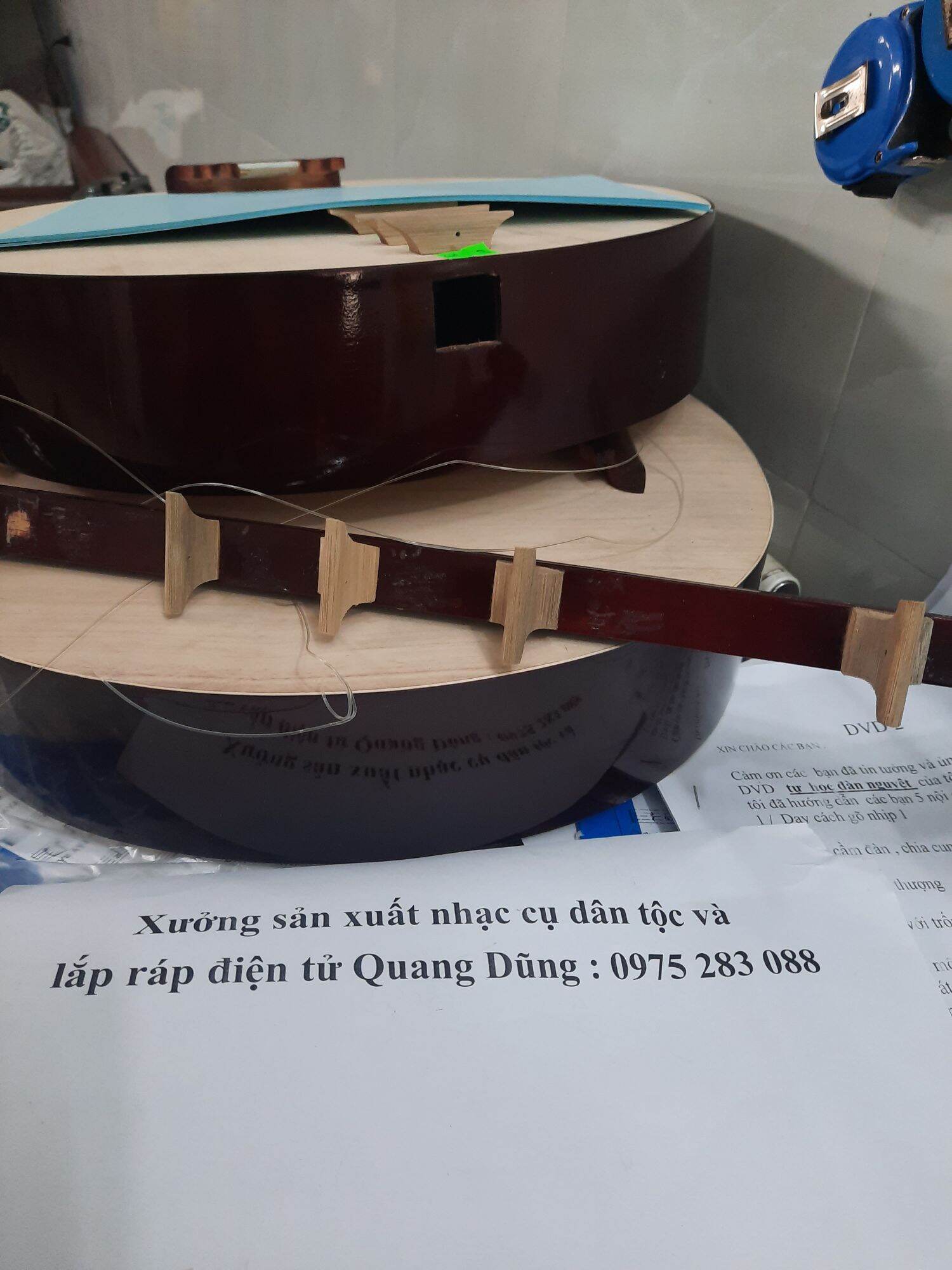 Đàn nguyệt gỗ không khảm