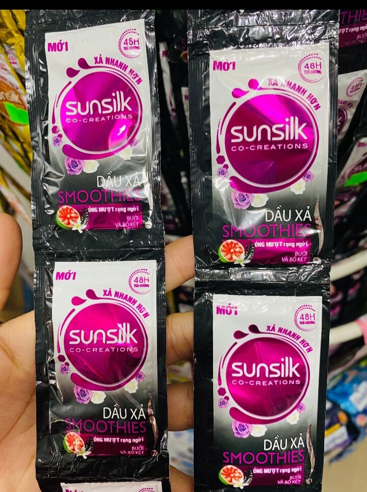 Dầu Xả Tóc Sunsilk dây 10 gói x 6g màu đen