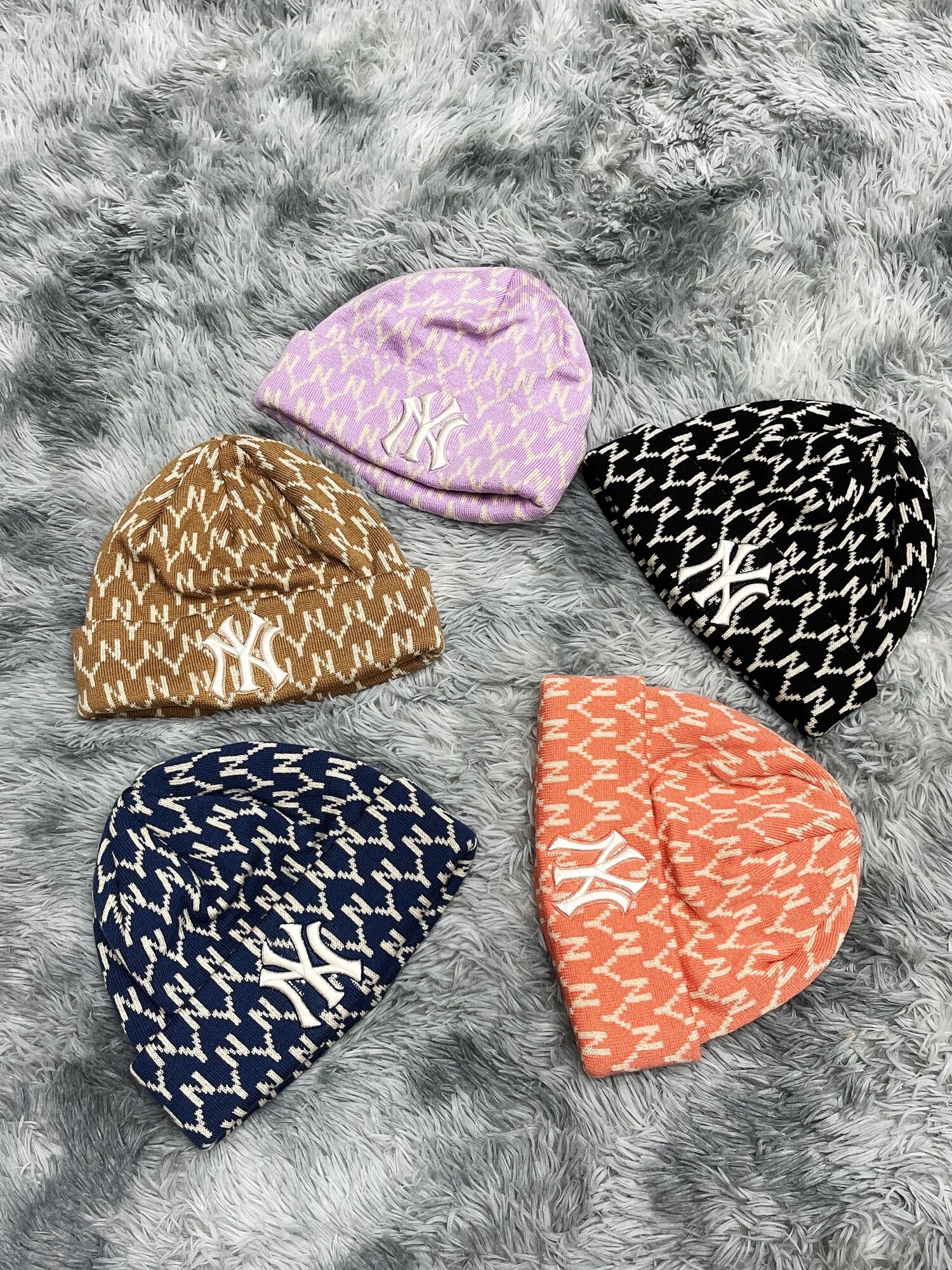 Mũ Len MLB hoạ tiết monogram dư sịn logo siêu nét