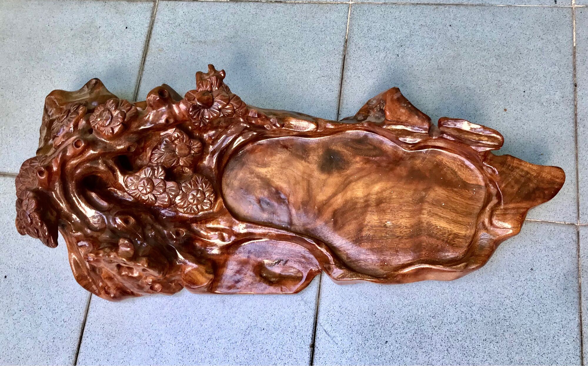 Khay trà Tùng gỗ xá xị (gù hương)
