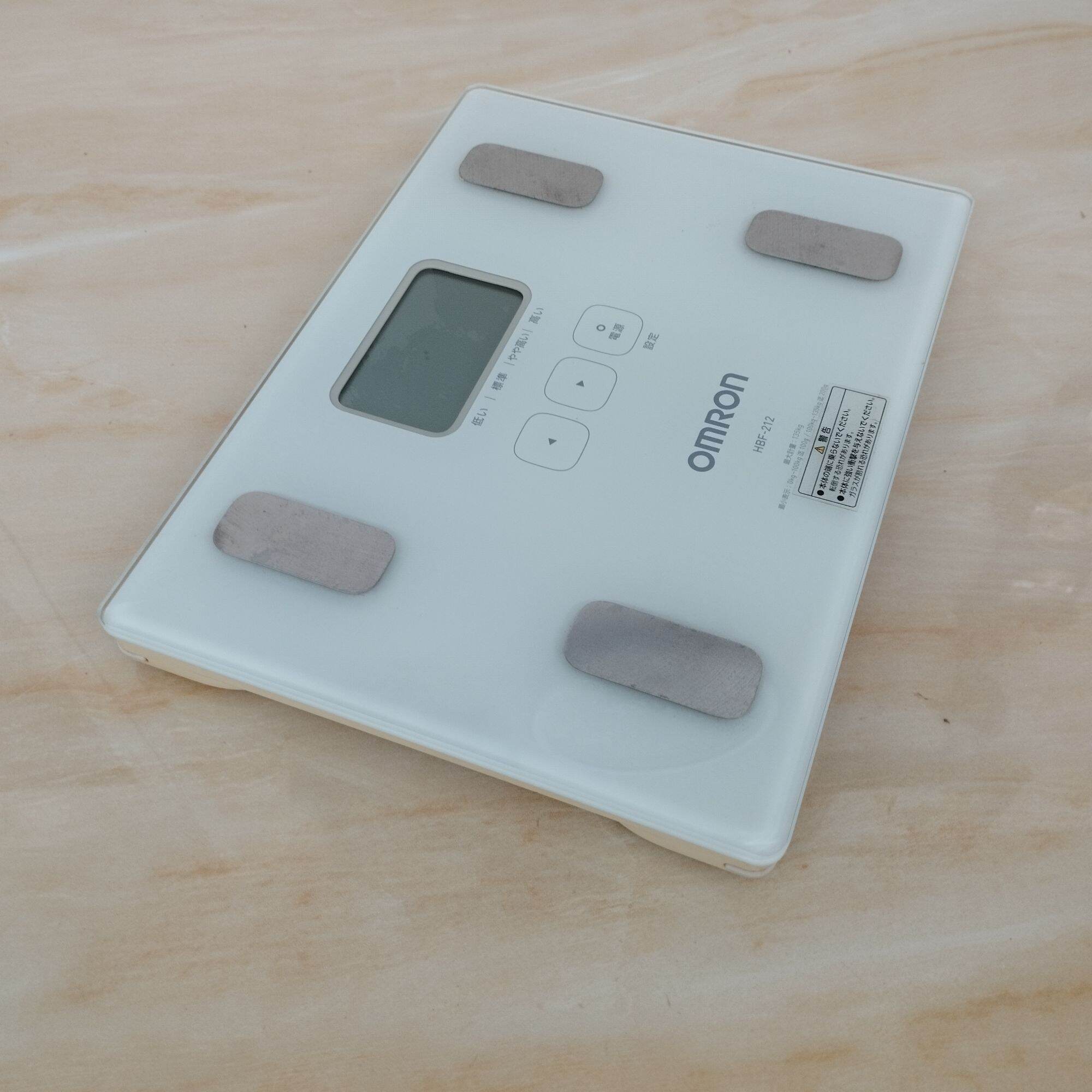 Cân điện tử OMRON Model HBF-212 hàng si Nhật đã qua sử dụng