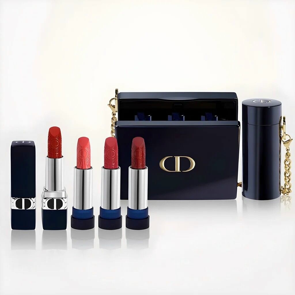 Set son Di.or Minaudiere Christmas Makeup Collection Limited của Pháp gồm 4 cây phiên Bản Giới Hạn XMAS 2022 gồm 1 clutch, 1 vỏ son có dây đeo, và 4 thỏi son fullsize