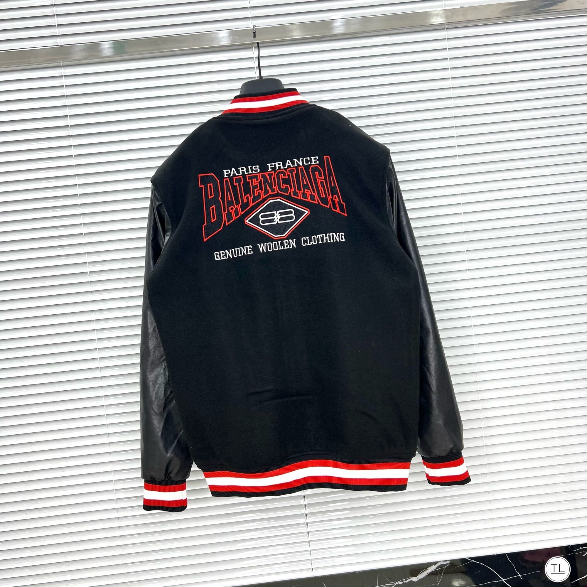 Áo Khoác Bomber BAlenciaga Tay Da