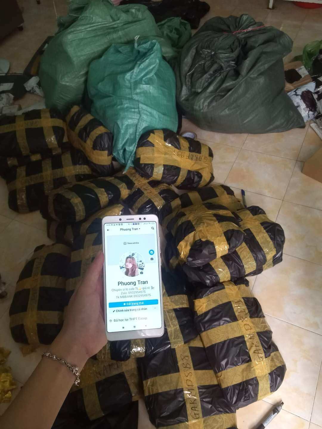 kiện hàng bom quốc tế