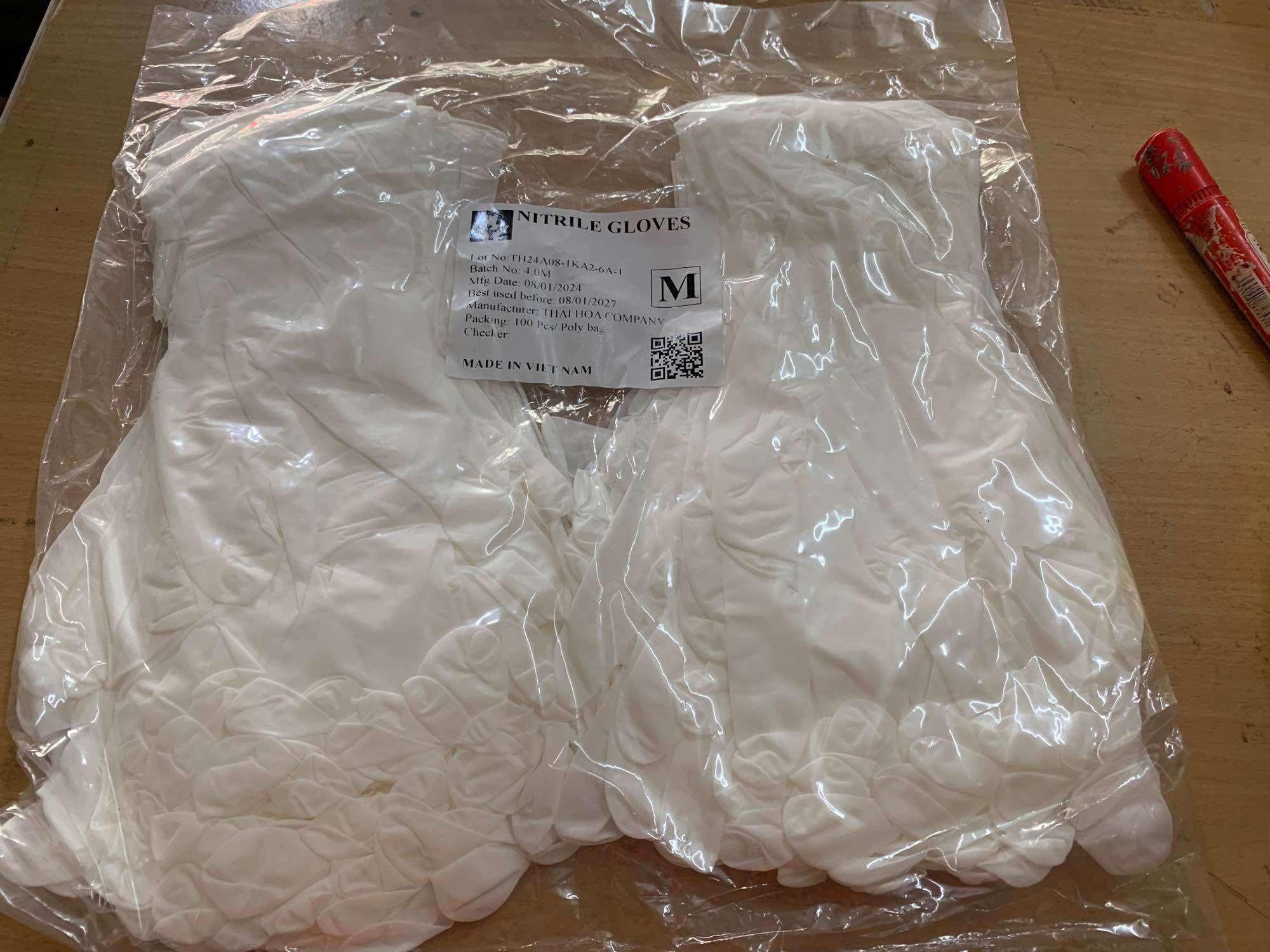 Nguyên bịch 50 Đôi găng tay Nitrilstat size M