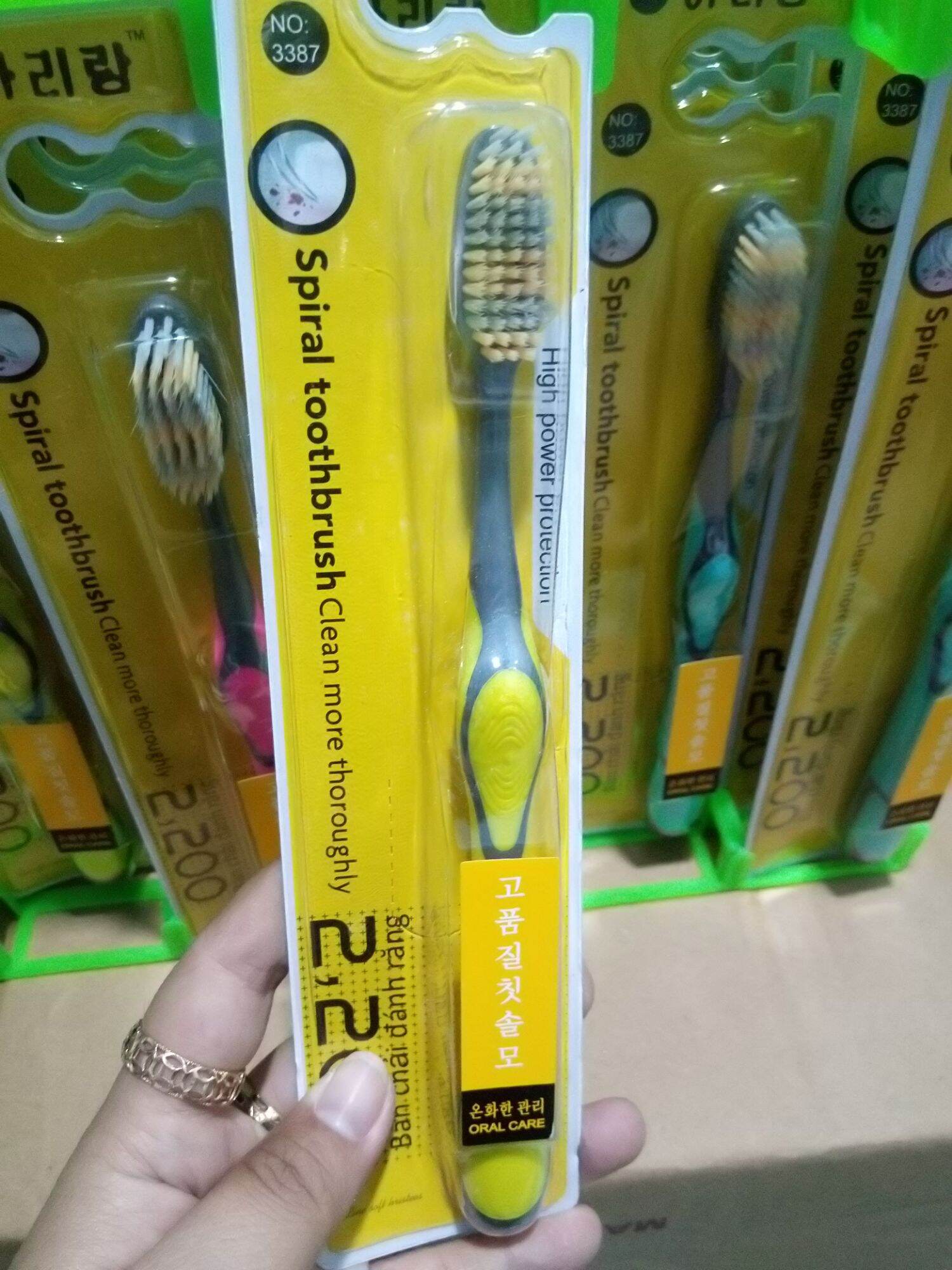 Bàn chải đánh răng nhập khẩu công nghệ Hàn Quốc