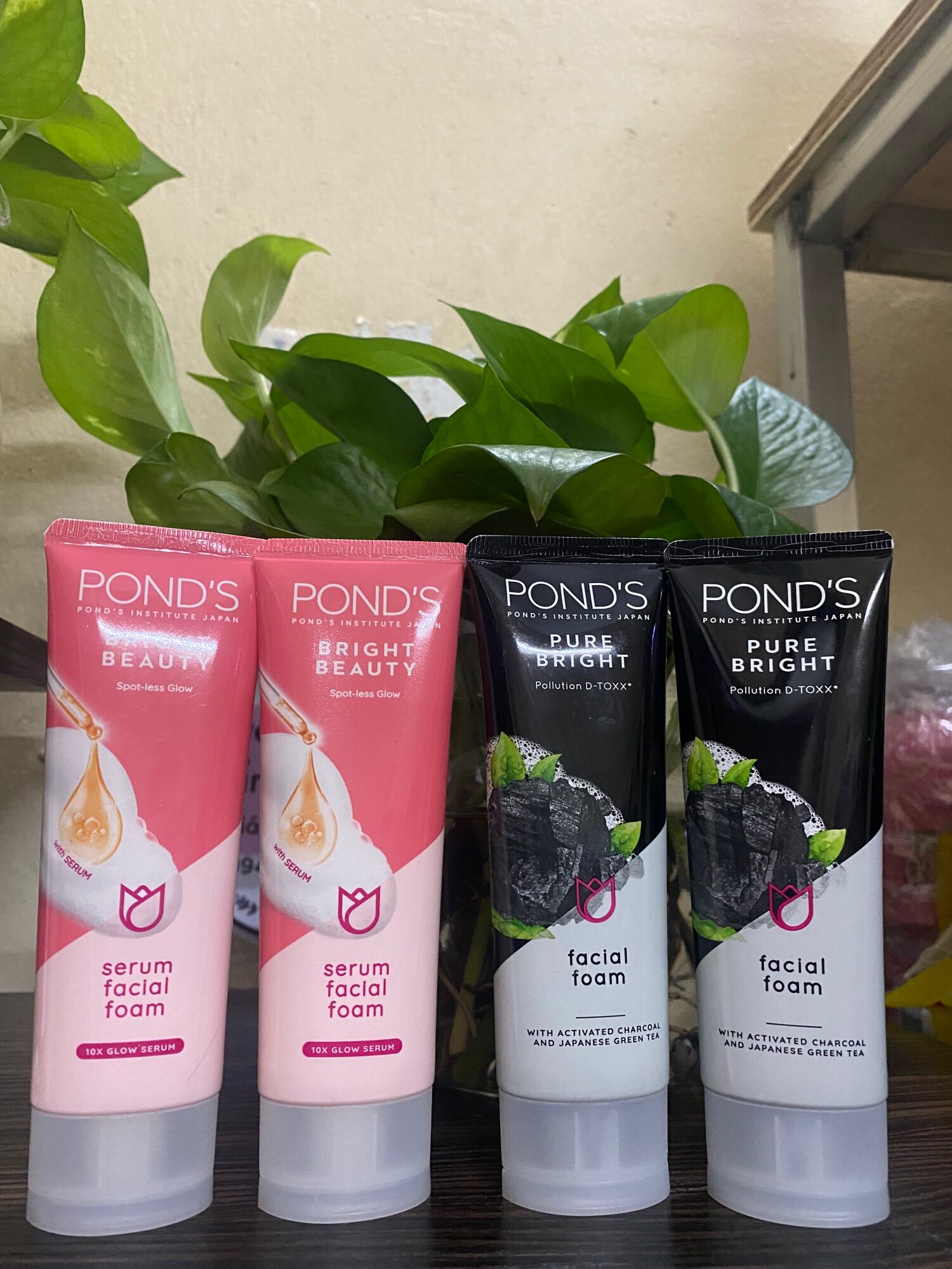 Sữa rửa mặt làm sáng da Pond's Pure Bright Beauty 50g