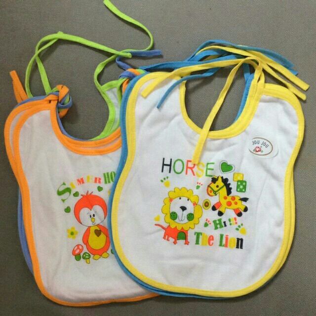 Set 2 yếm cột cotton lớn cho bé