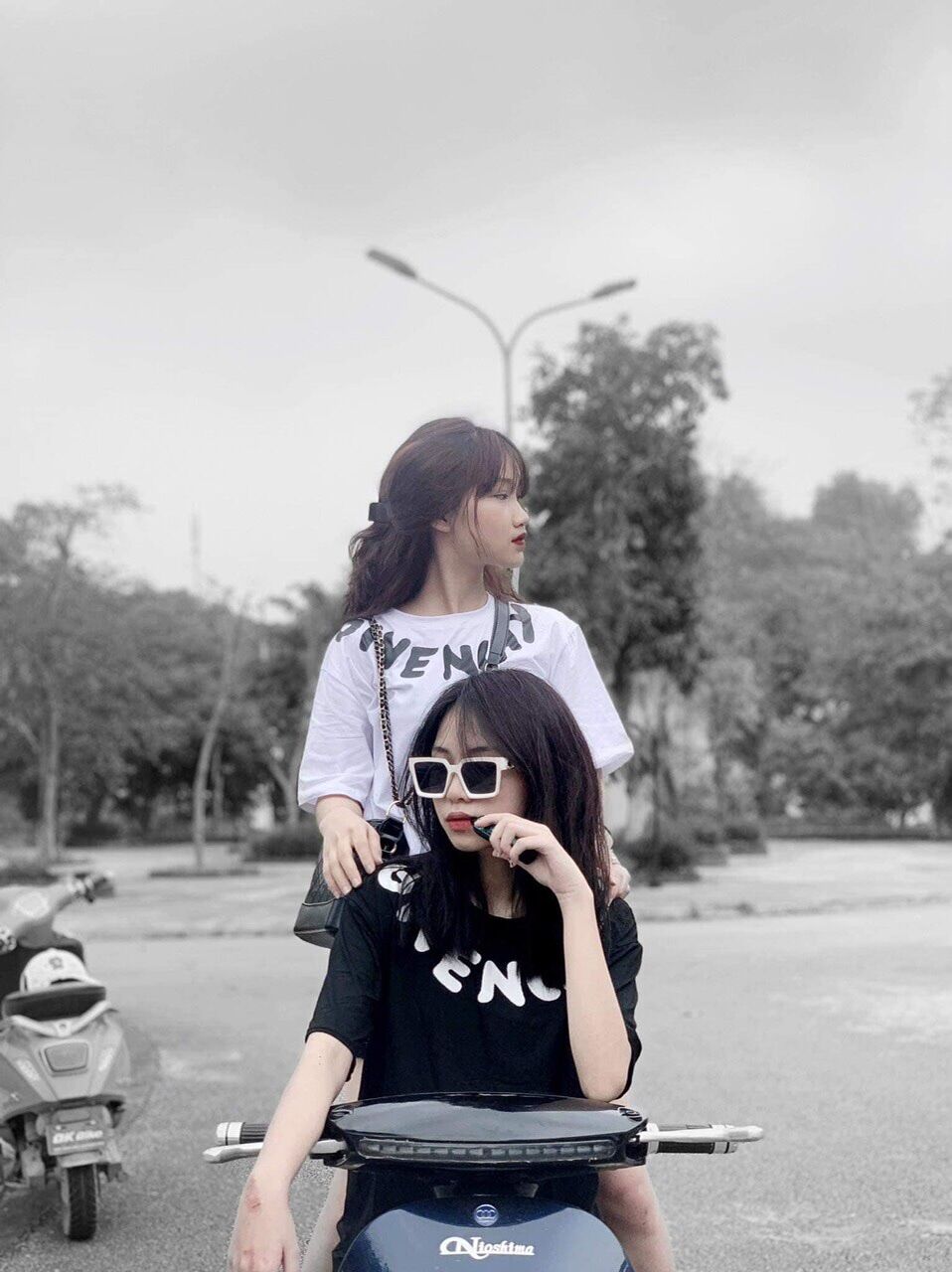 Áo phông thụng hình xương cá