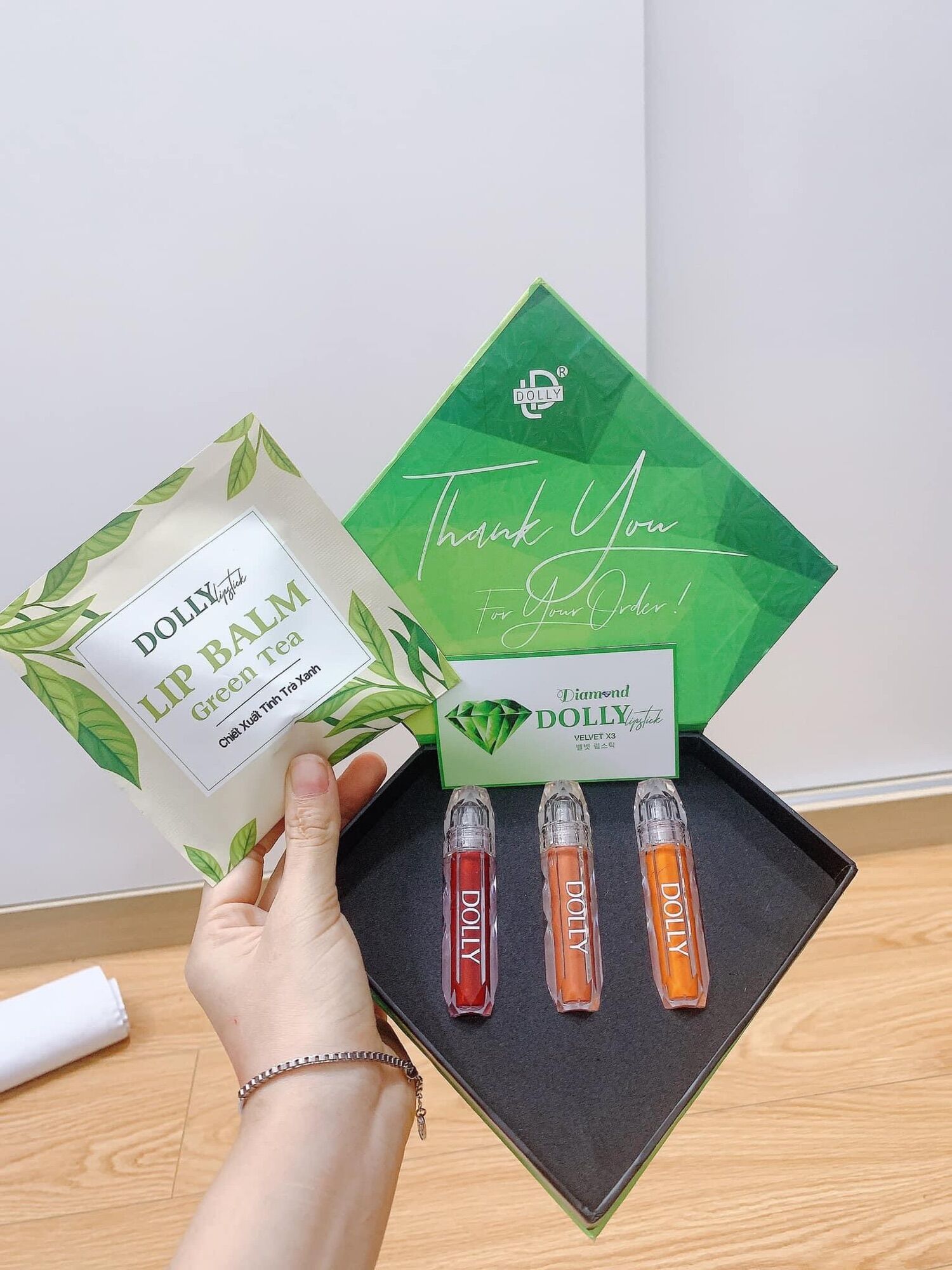 Set VIP 3 son tặng dưỡng môi ( chọn màu son Ib báo shop)