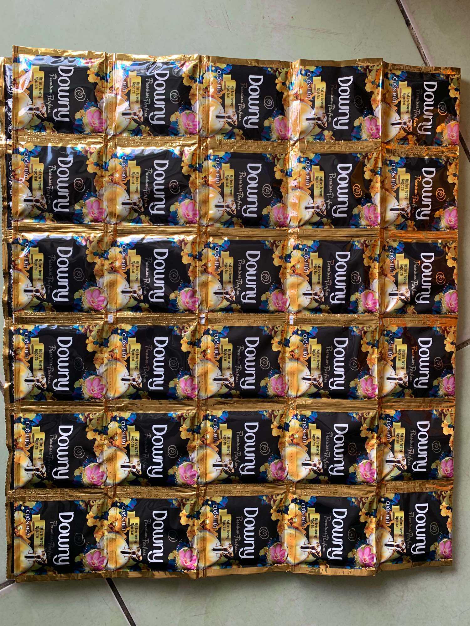 Nước xả vải Downy cuốn hút 20ml/gói x 10 gói combo 3 dây