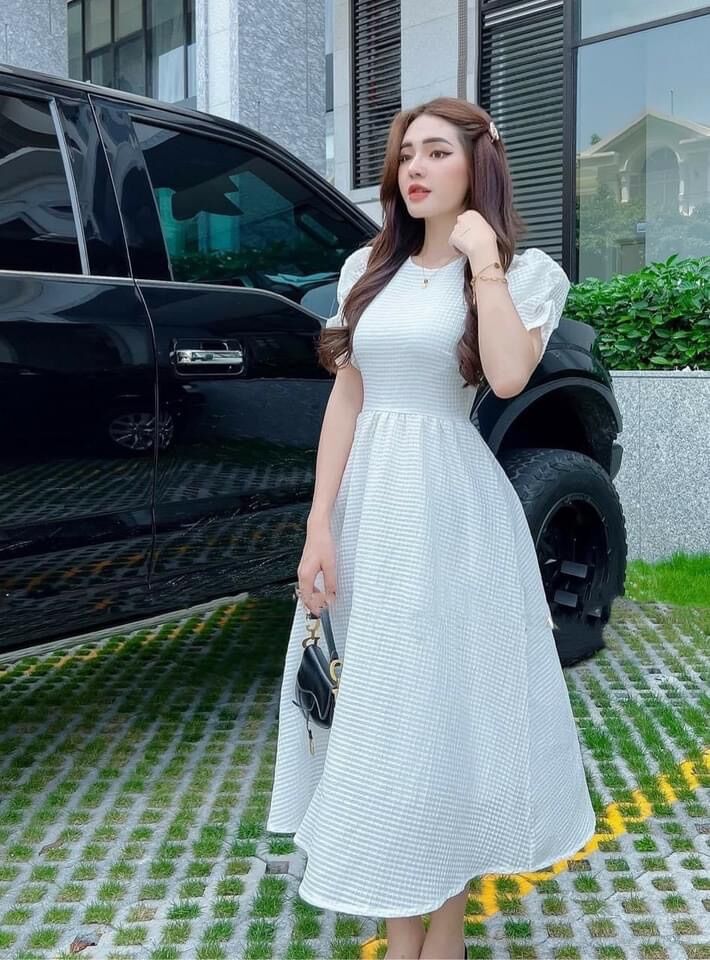 Đầm trắng tiểu thư dự tiệc dáng dài tay bồng