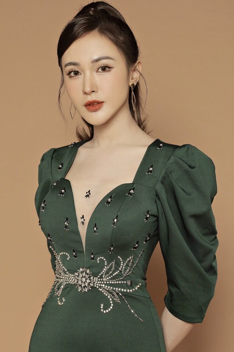Đầm dạ hội tay phồng kết đá pha Lê bản eo