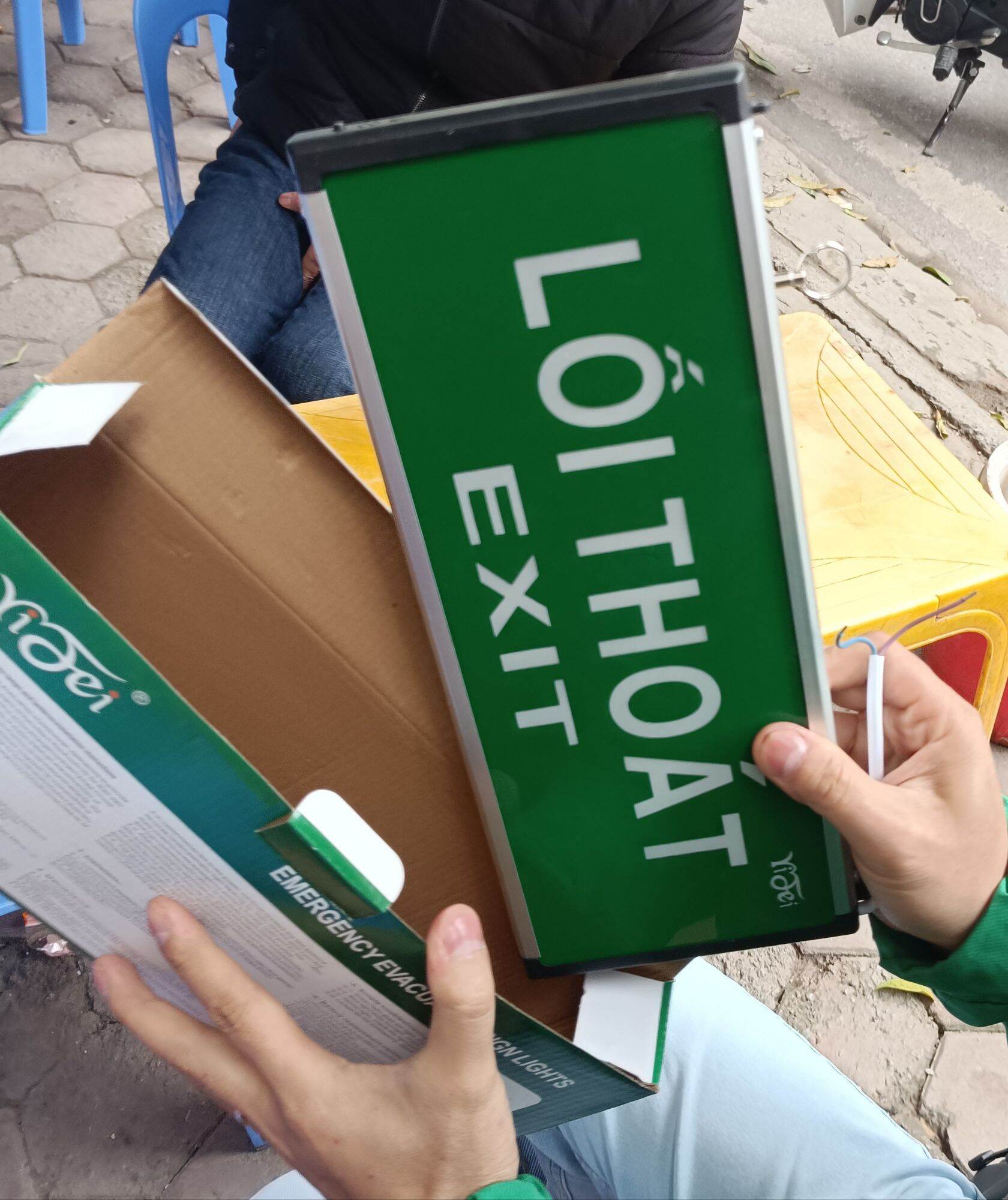 Đèn EXIT LỐI THOÁT/BẢNG LỐI THOÁT HIỂM