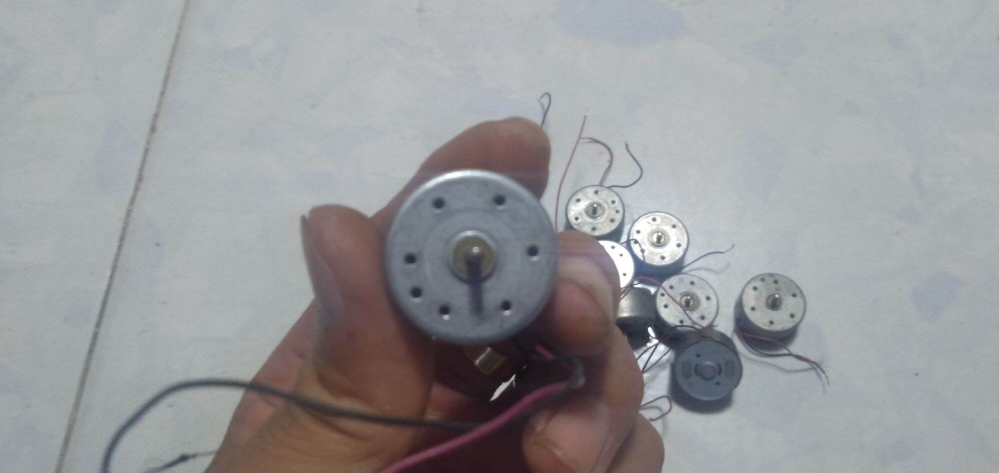Motor 5v tháo đầu đĩa còn chạy