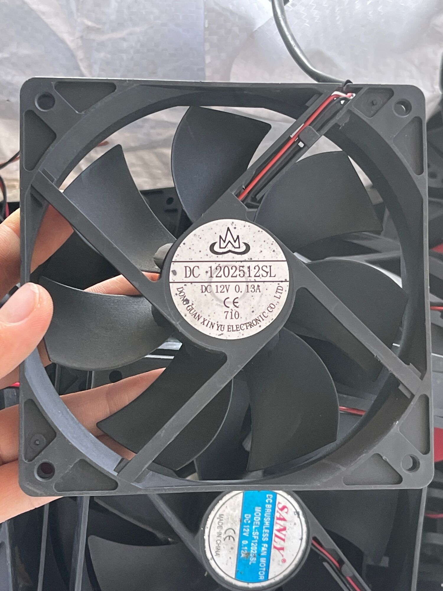 Quạt 12V fan 12x12x2.5cm (dòng dưới 0.2A có jack cắm)
