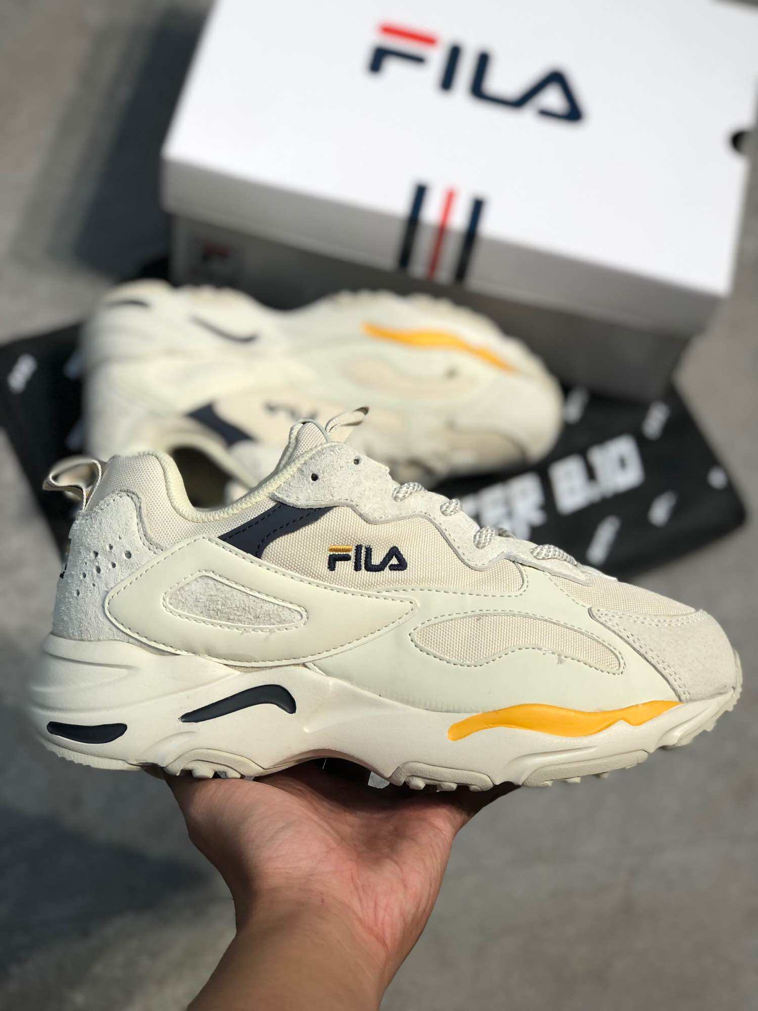 CHÍNH HÃNG - Giày Fila Ray Tracer BTS - 1RM01153E