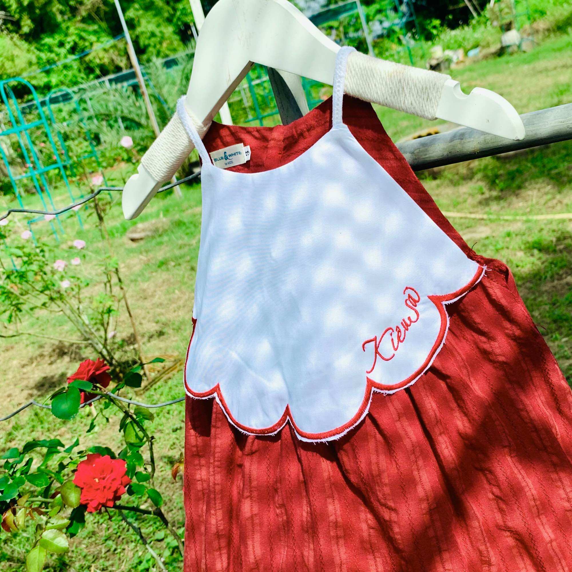 Đầm bé gái yếm ngây thơ và kiêu sa