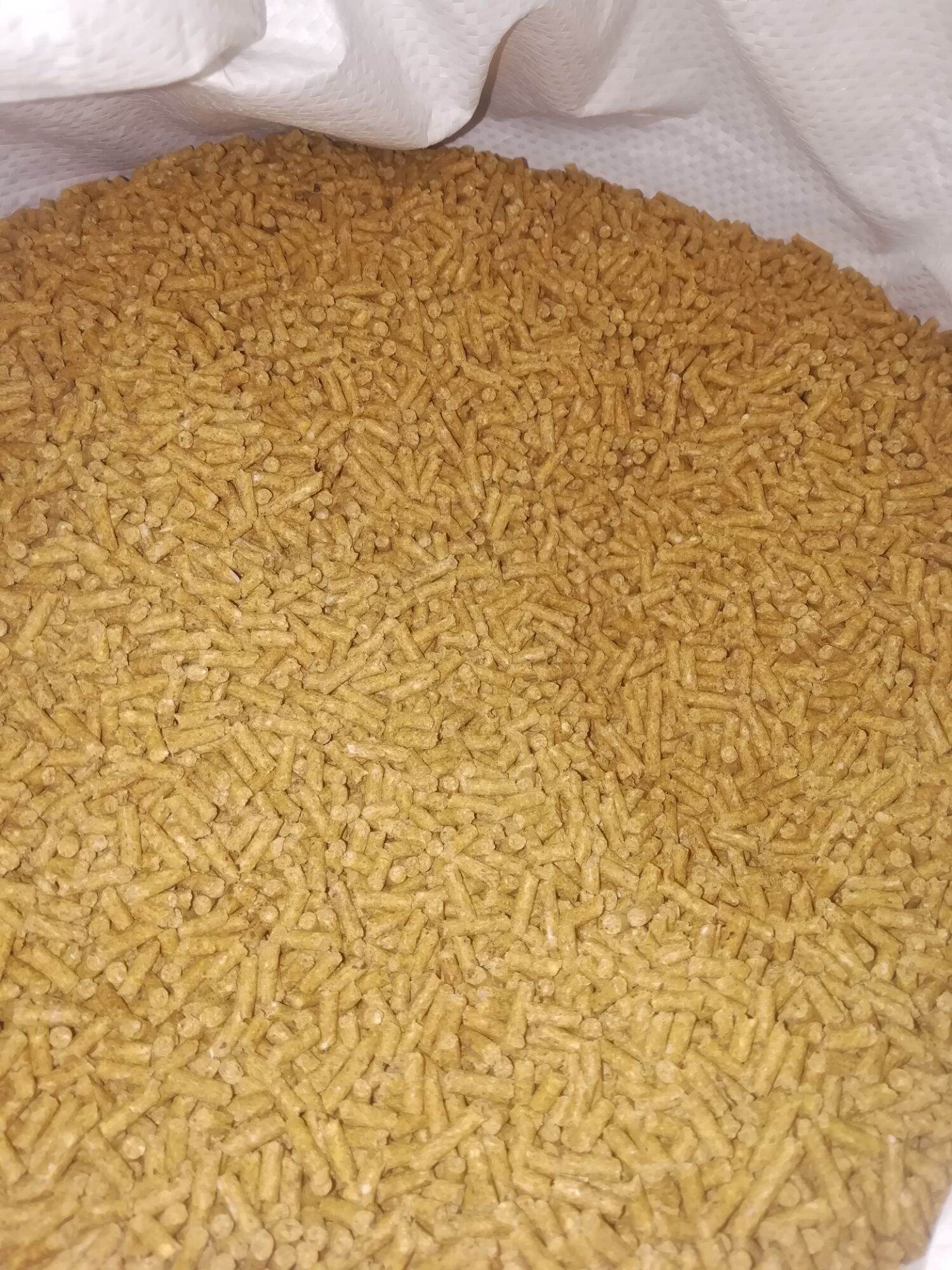 Cám gà lớn 1kg