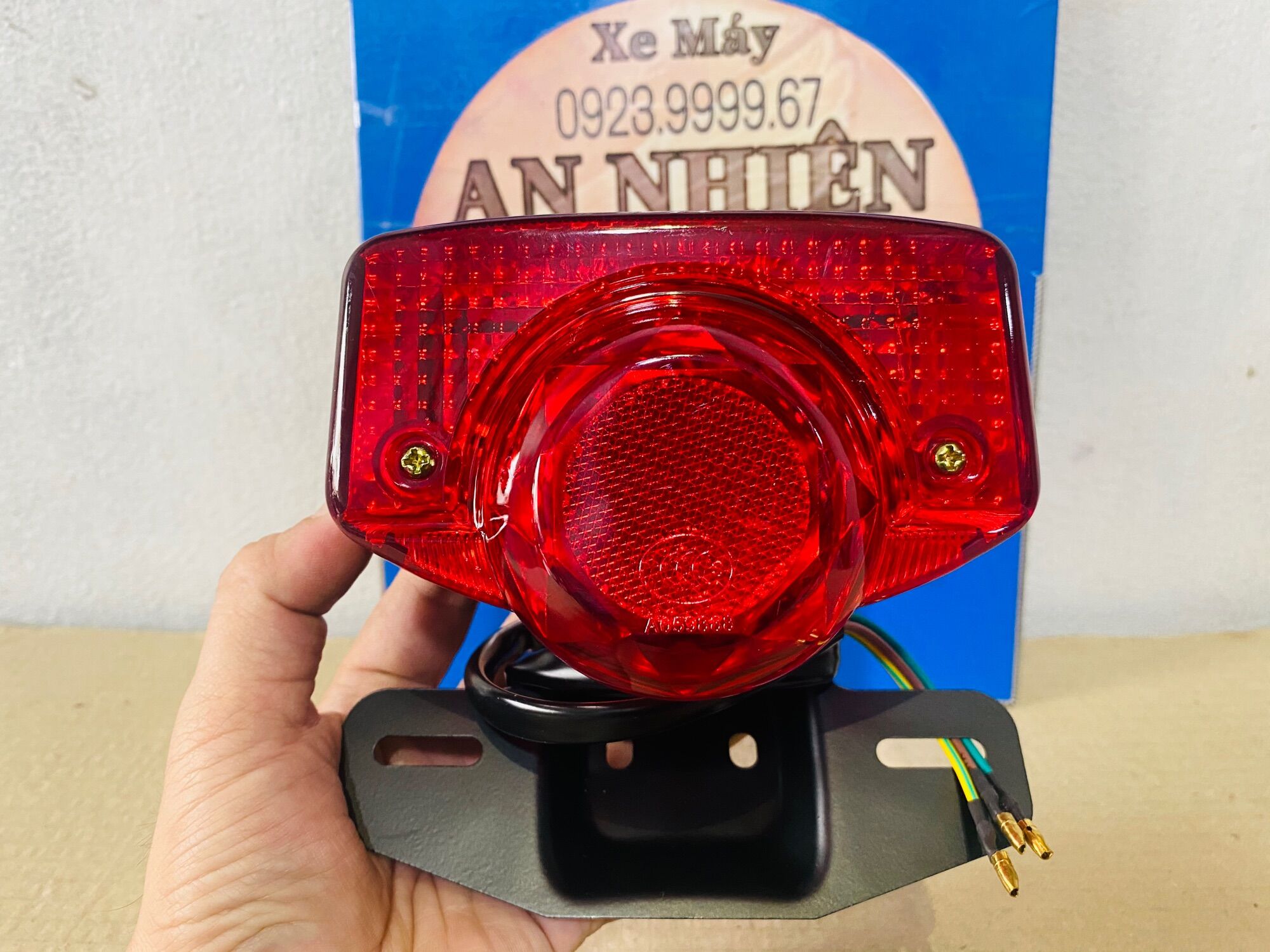 Đèn hậu cao cấp 68 cd cl