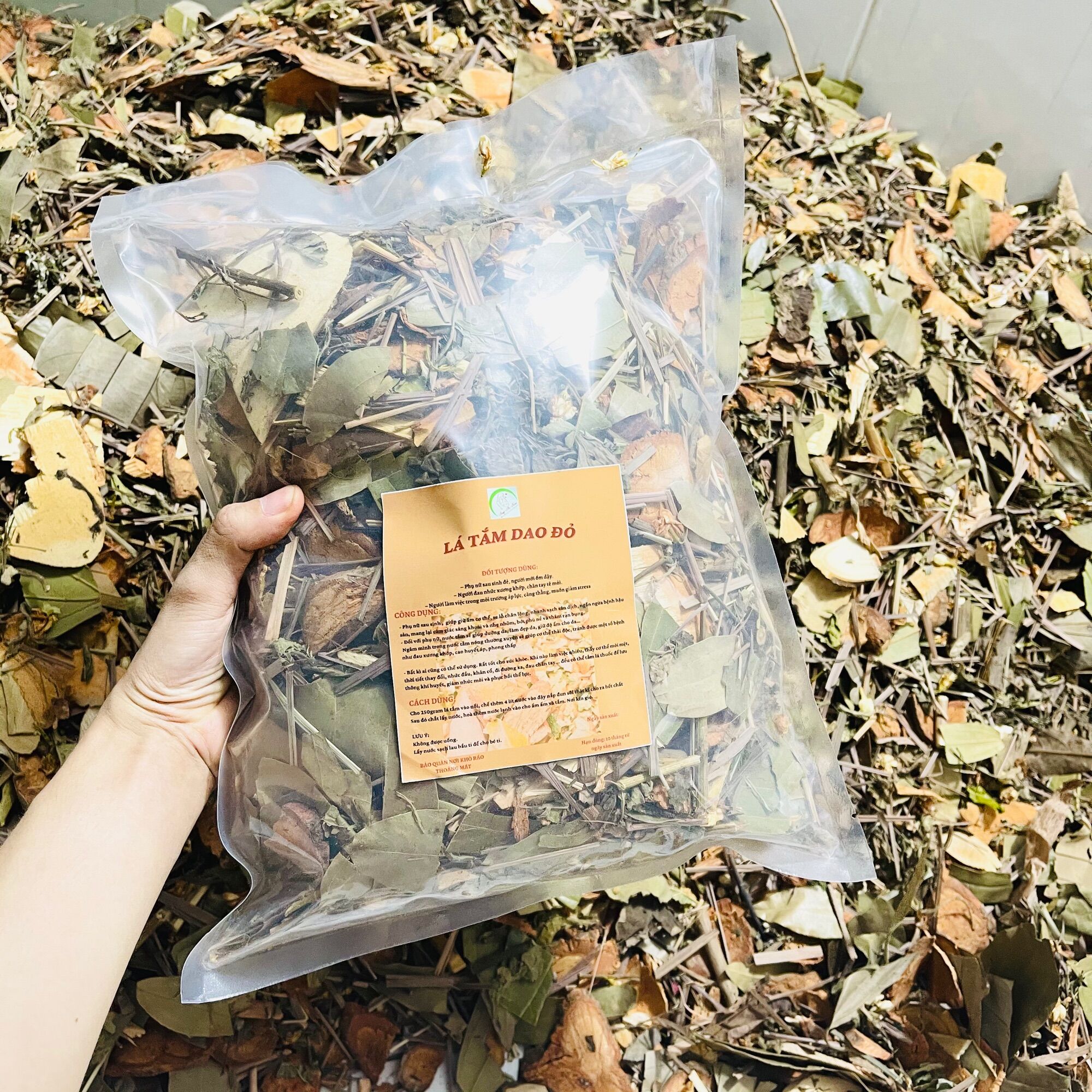 1KG LÁ TẮM DAO ĐỎ (DẠNG NGUYÊN)