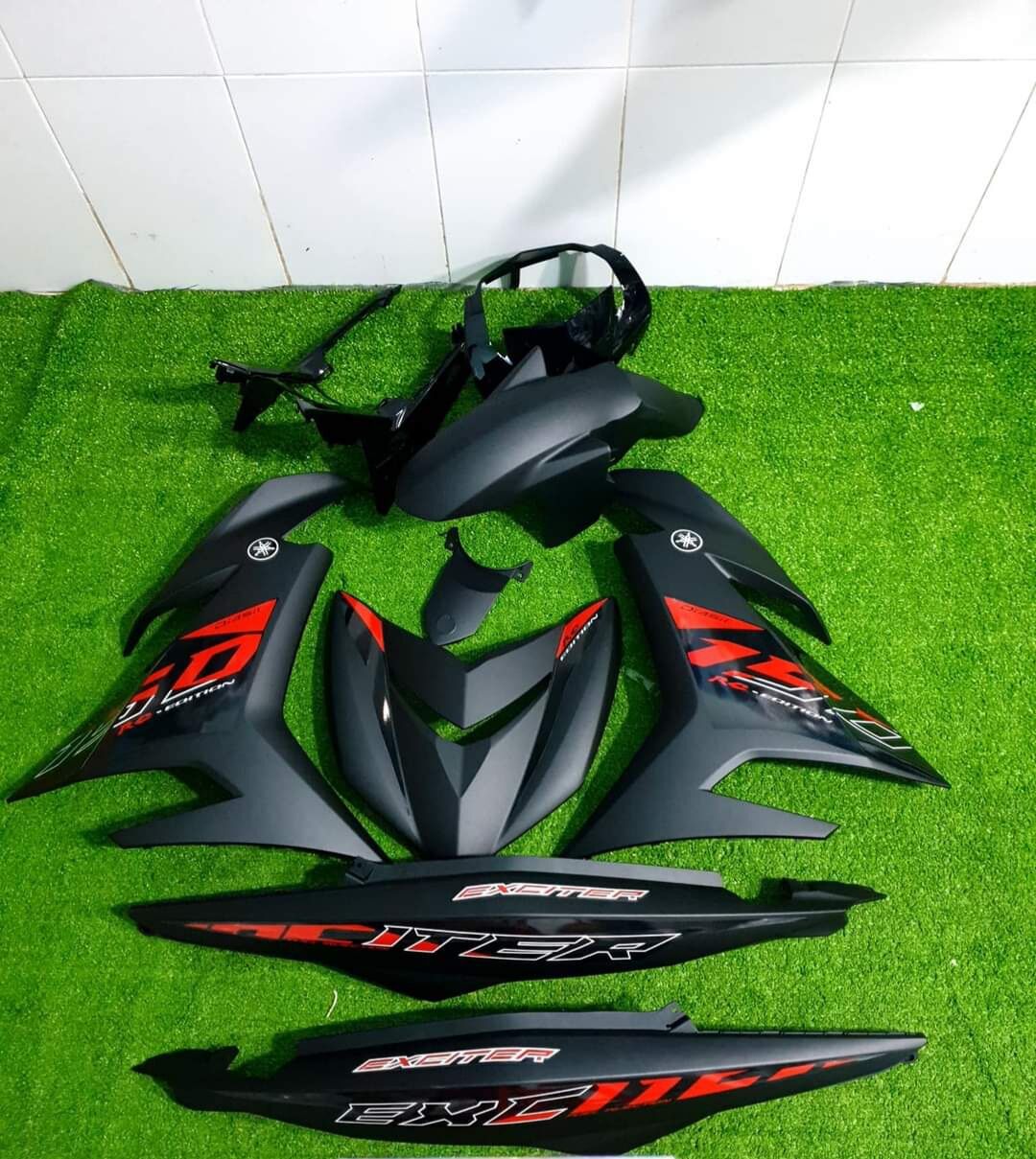 Tem rời exciter 150 đen zin tem 3 lớp không bay màu