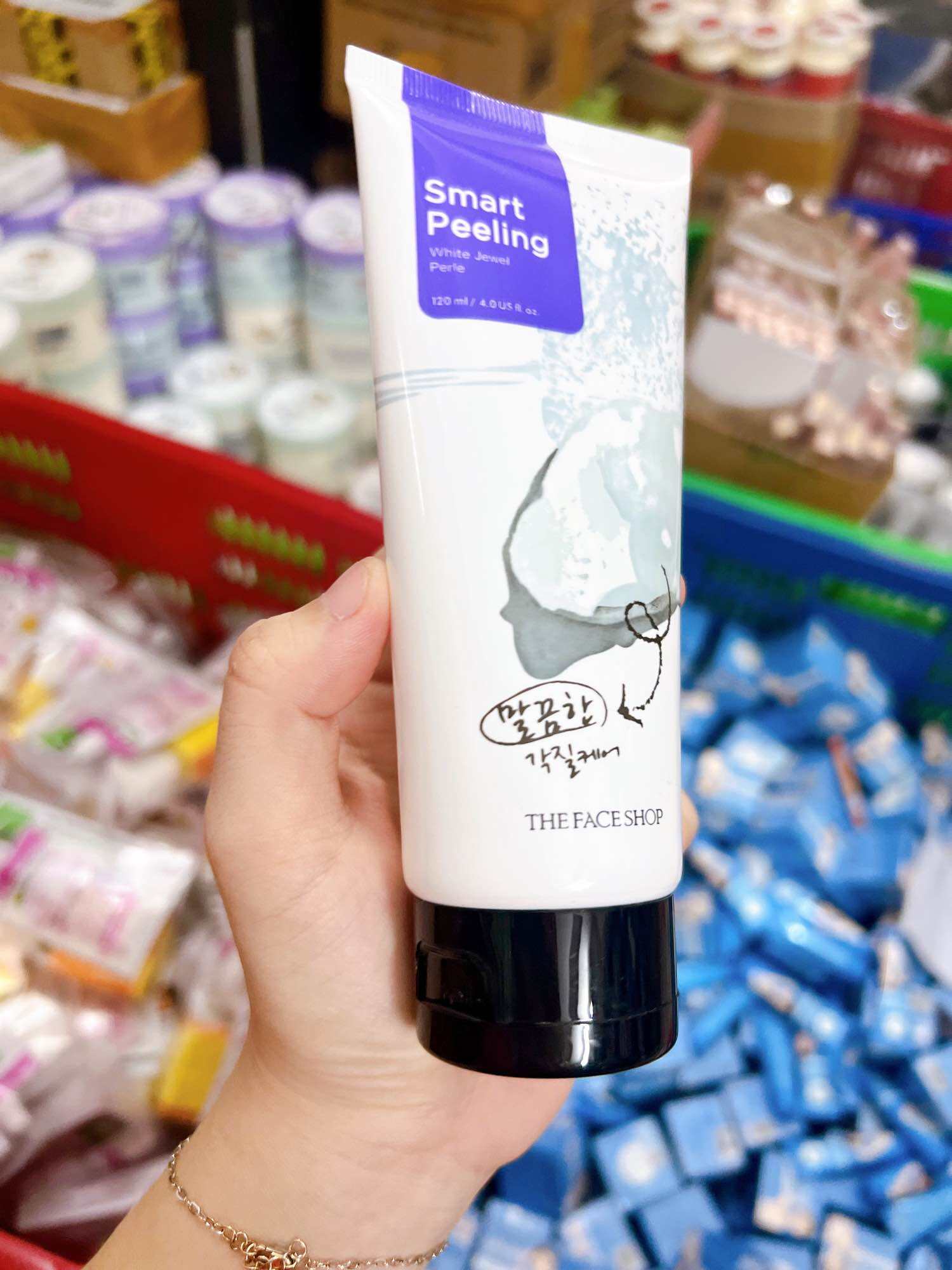 Tẩy tế bào chết mặt The Face Shop ngọc trai Hàn Quốc Smart Peeling White